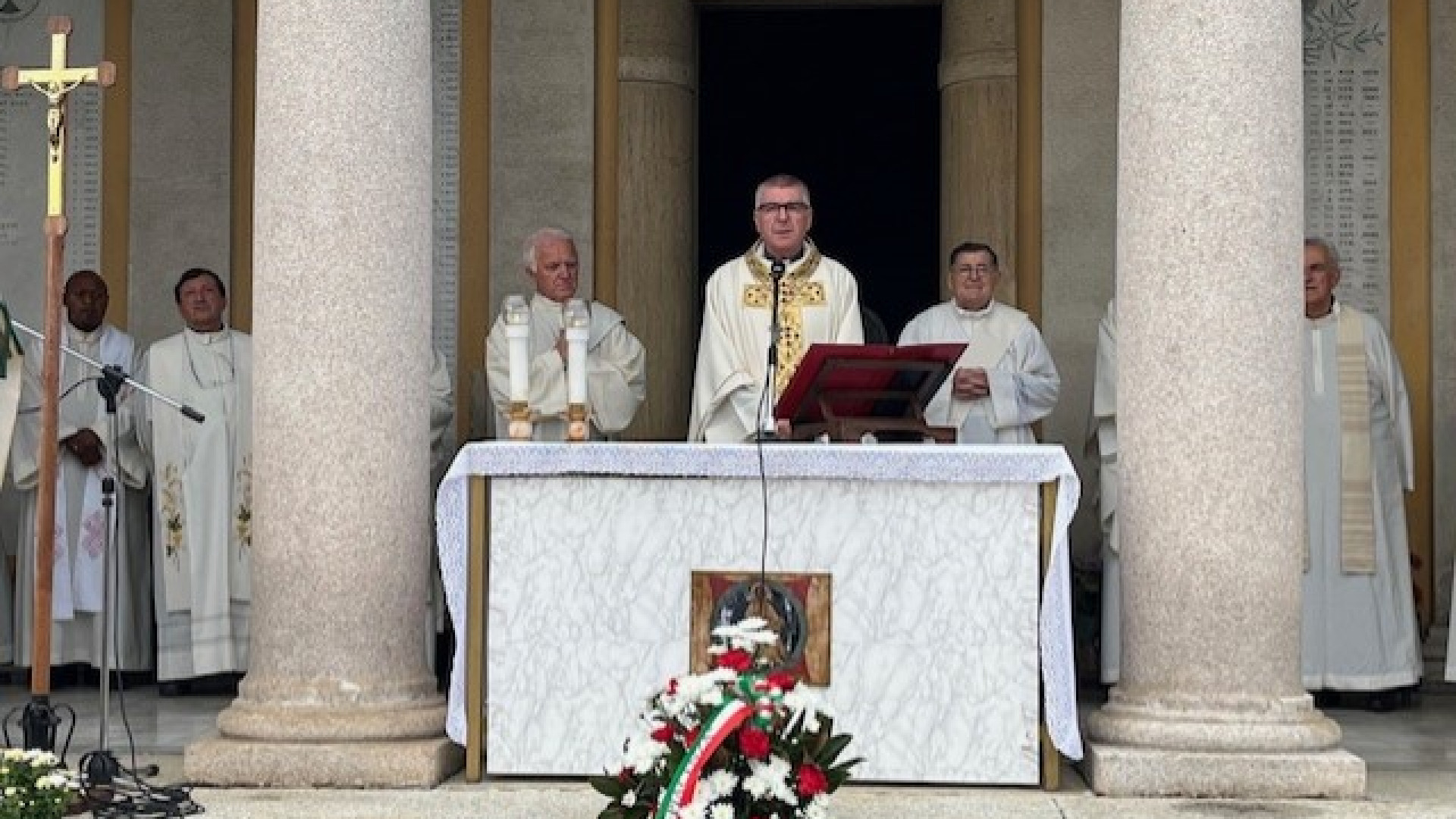 Messa di Ognissanti, dal vescovo un pensiero alle vittime di tutte le guerre