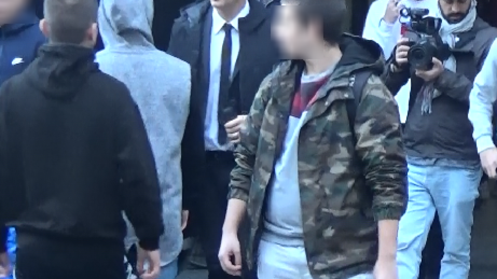 Risse tra giovani, "Le Iene" a Piacenza incontrano i ragazzi: "Siete pentiti?"