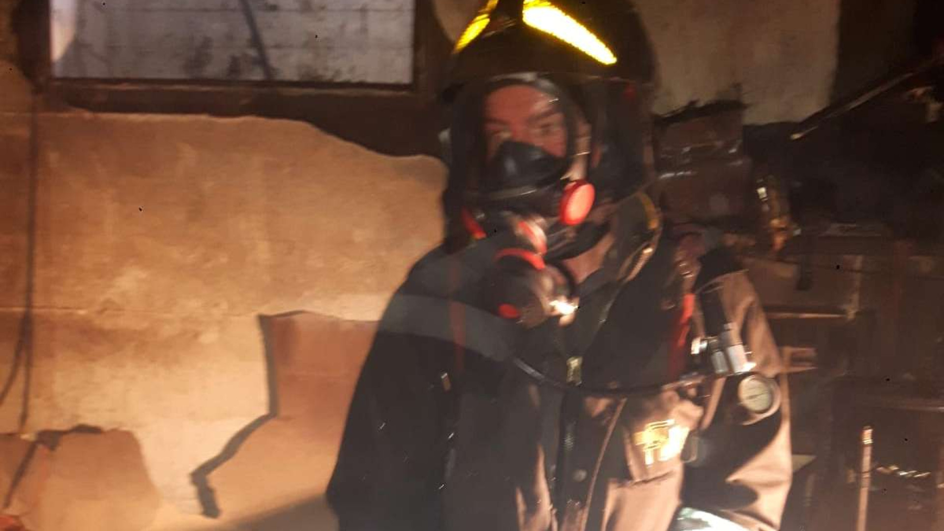Paura a Pittolo: fiamme nello scantinato, il fumo invade la casa