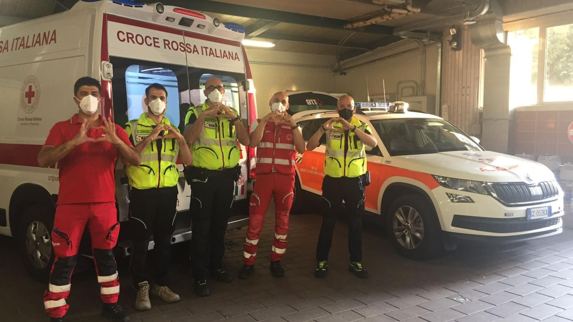 Di corsa verso l'ospedale, il bimbo nasce in auto alla Madonna del Pilastro