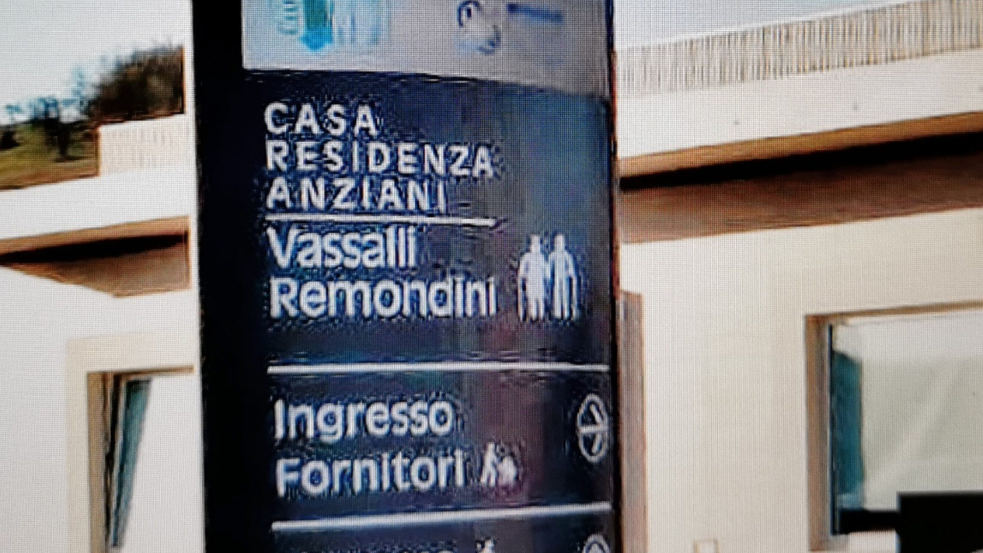 Allarme nelle case protette: quasi 30 decessi in due strutture. Vittorio Emanuele: "Servono 60 posti letto per bloccare il contagio"