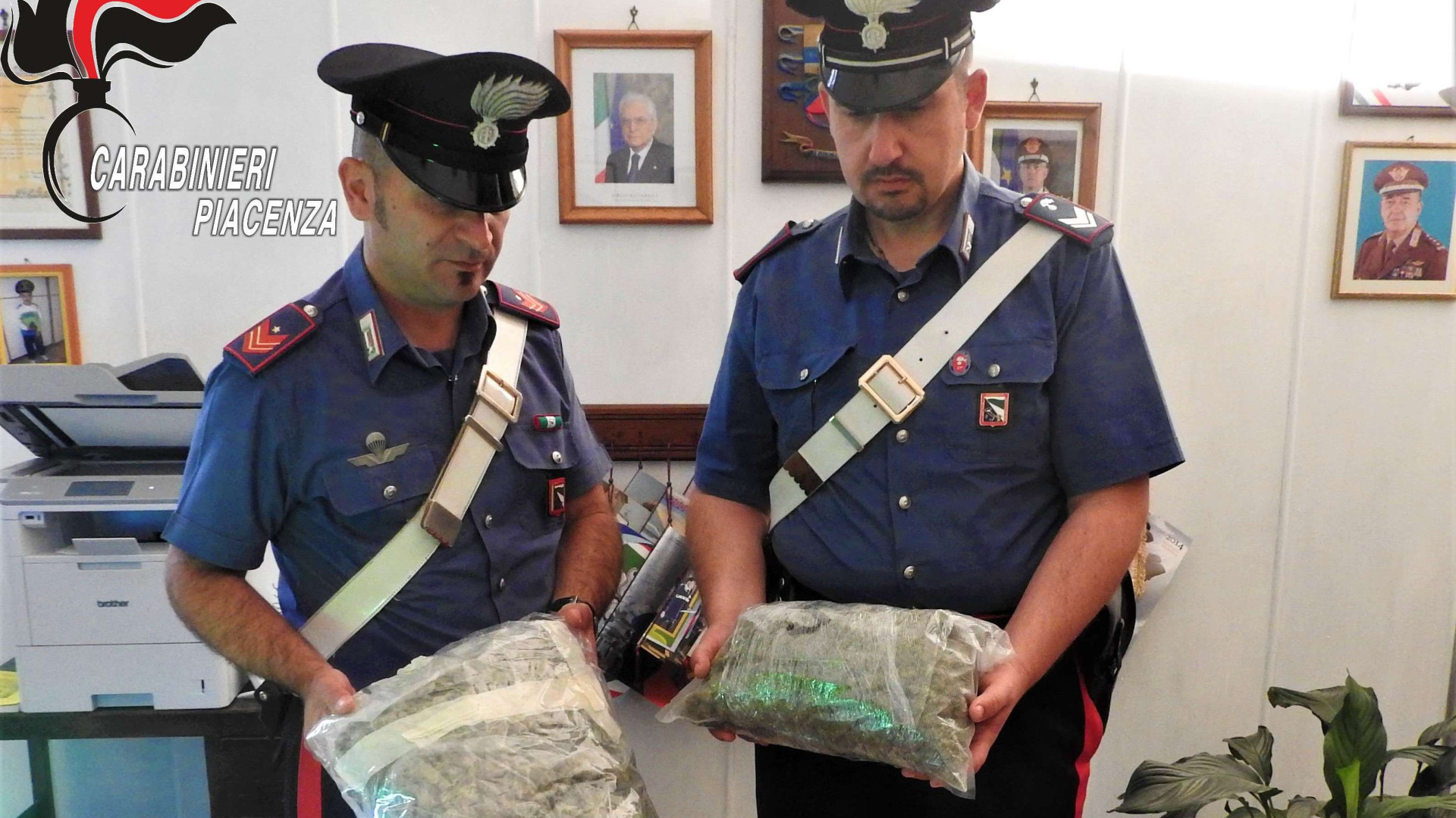 Aveva in casa 1 chilo e 600 grammi di marijuana, arrestato giovane sudamericano