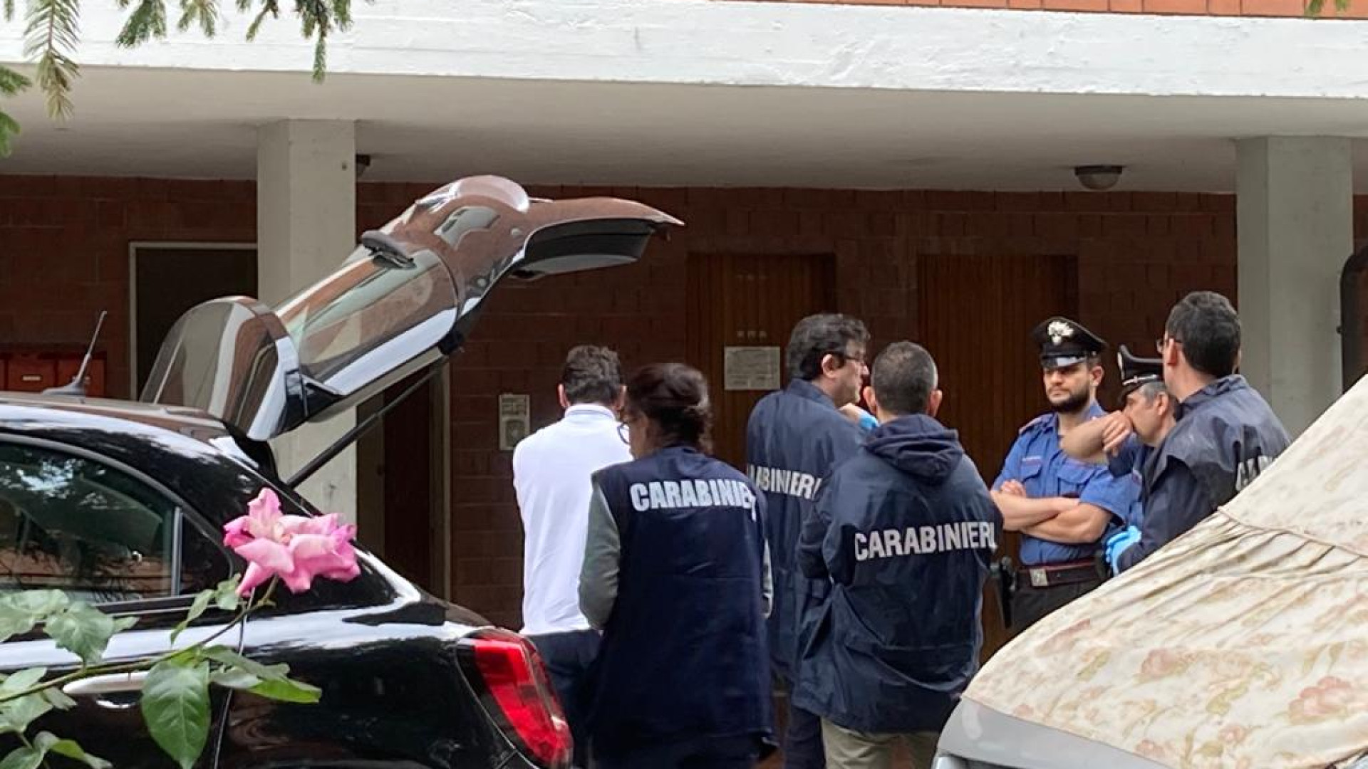 Il padre del giovane morto a Ponte dell’Olio: “È terribile”. Sconcerto tra i vicini di casa