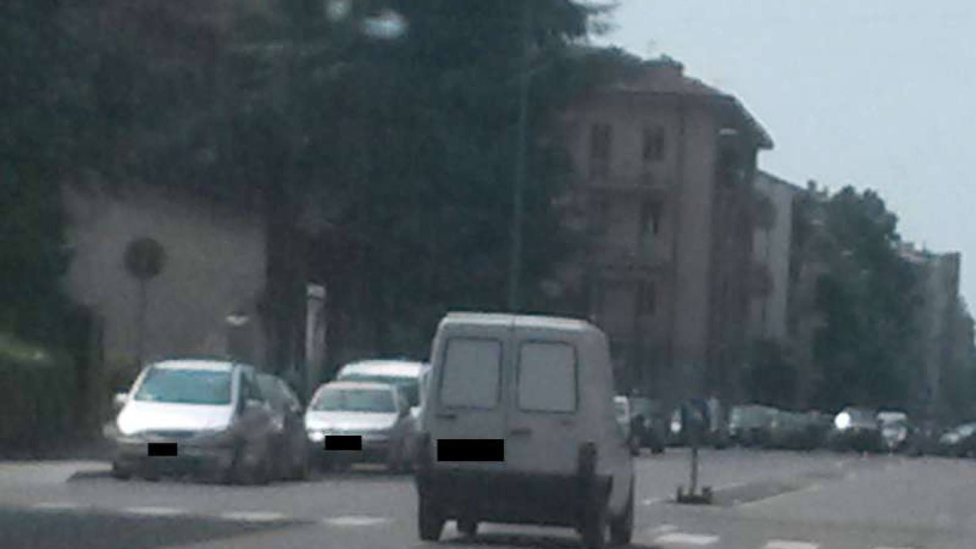Armato di spray al peperoncino tenta la rapina in viale Dante