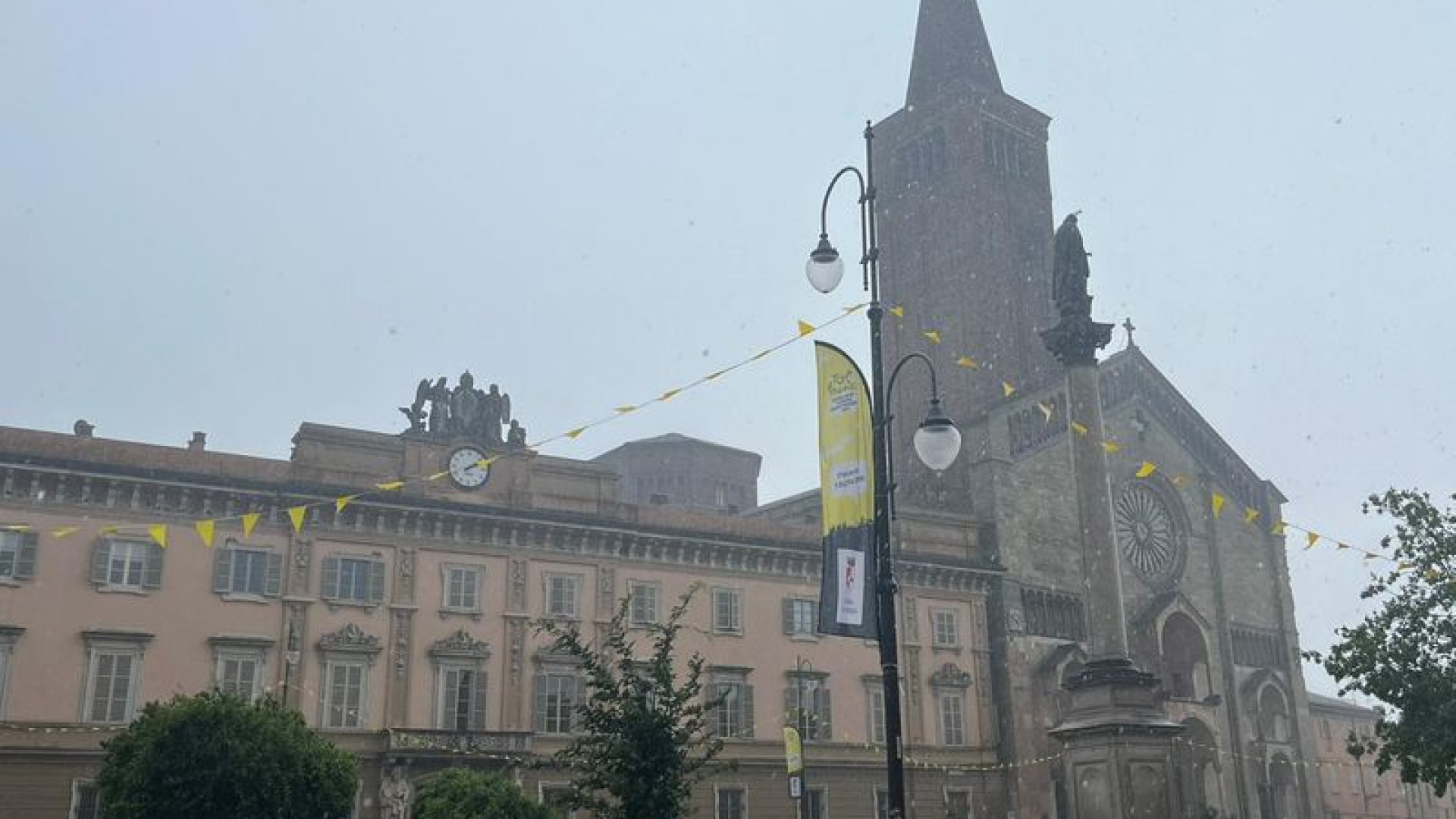 Bomba d'acqua su Piacenza, temporali violenti: allerta anche domani