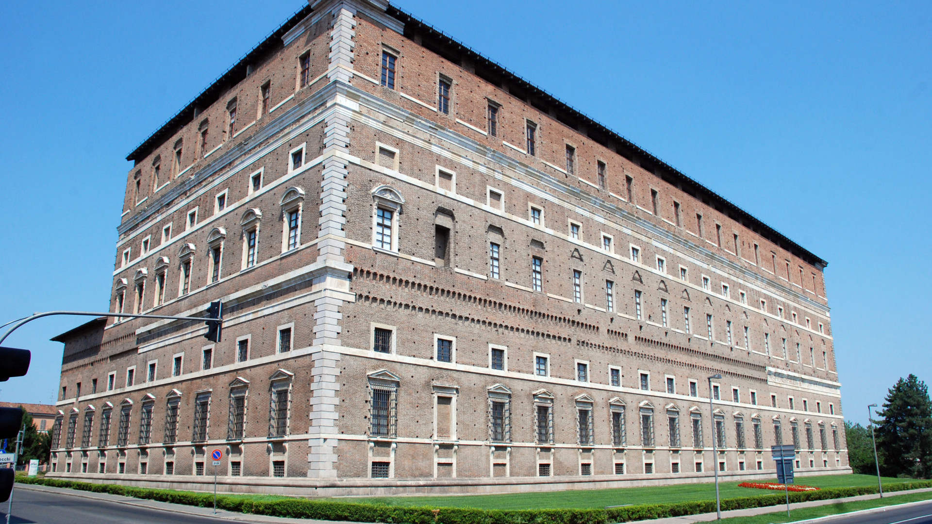 Palazzo Farnese e Galleria Ricci Oddi: quasi 800 turisti per le festività