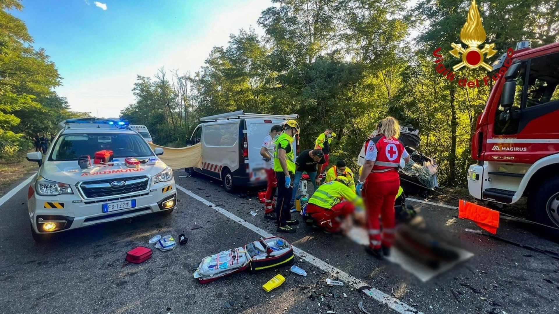 Tragedia tra Biana e Recesio: 19enne muore dopo un frontale con un pullman