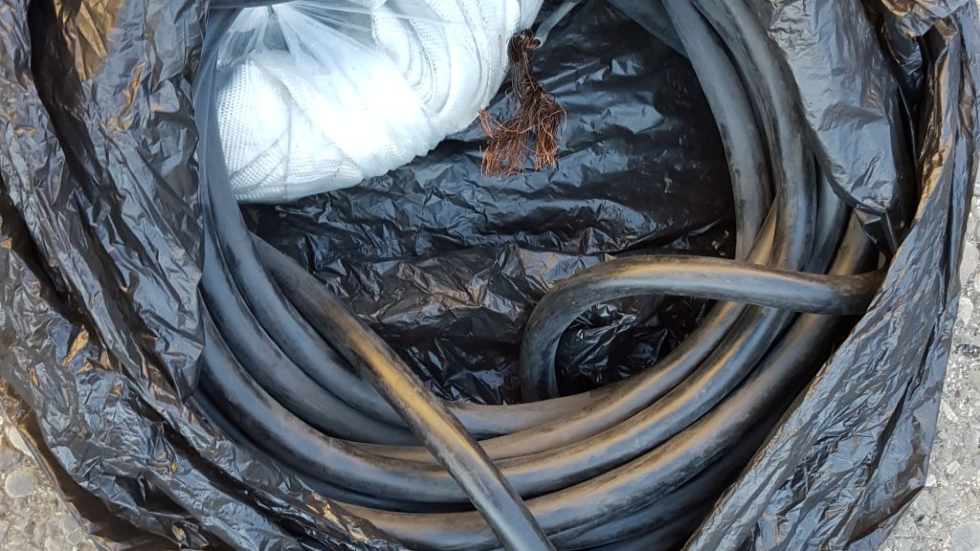 Fermato per un controllo, in auto aveva 5 kg di rame e attrezzi da scasso