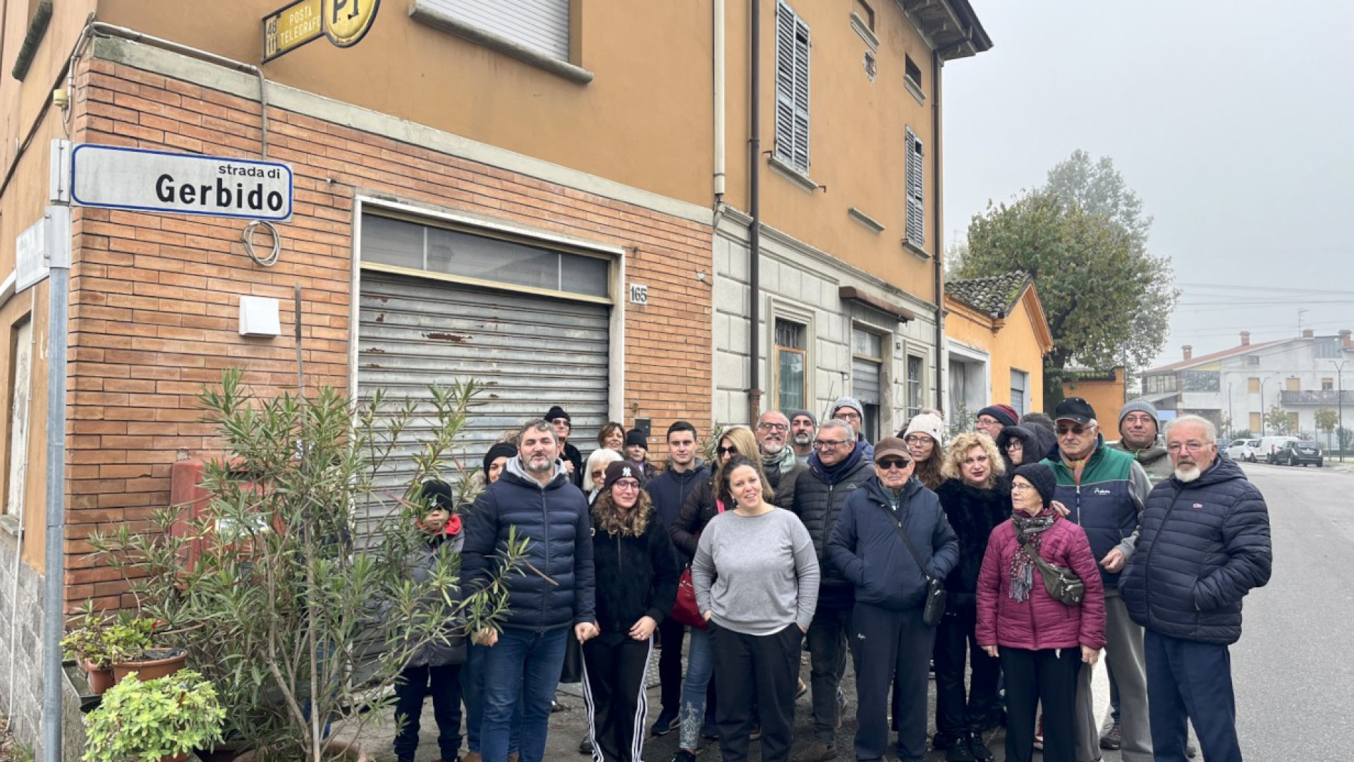 La protesta dei residenti |di Gerbido: "L'Ufficio |postale non deve chiudere"