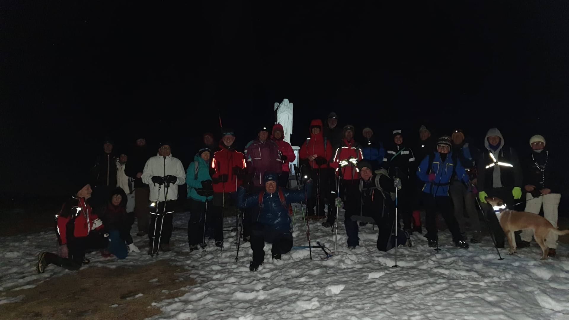 Luna piena e neve: in 30 per la ciaspolata notturna al monte Crociglia con il Gaep