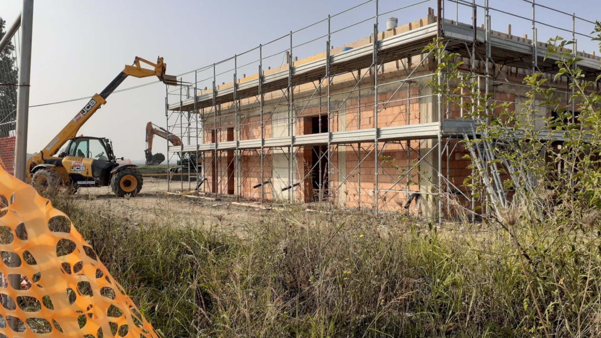 Piscina e palazzetto di San Nicolò: "I lavori riprendono e andranno speditamente"