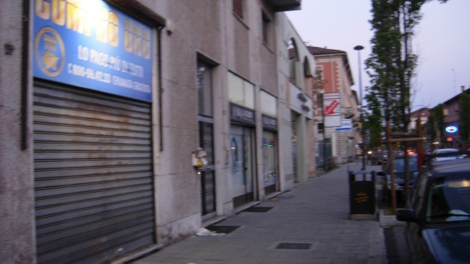 Cassaforte scardinata e preziosi nel bottino: compro oro nel mirino dei ladri