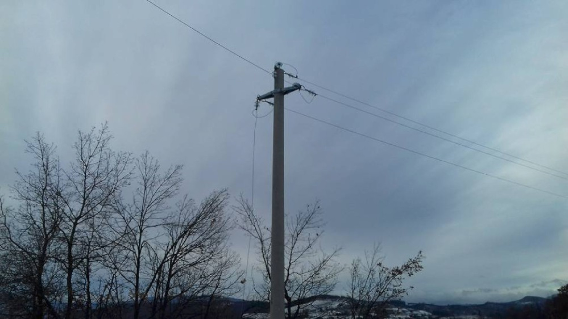 Famiglie ancora senza elettricità da lunedì, ira dei sindaci contro Enel: "Inaccettabile"