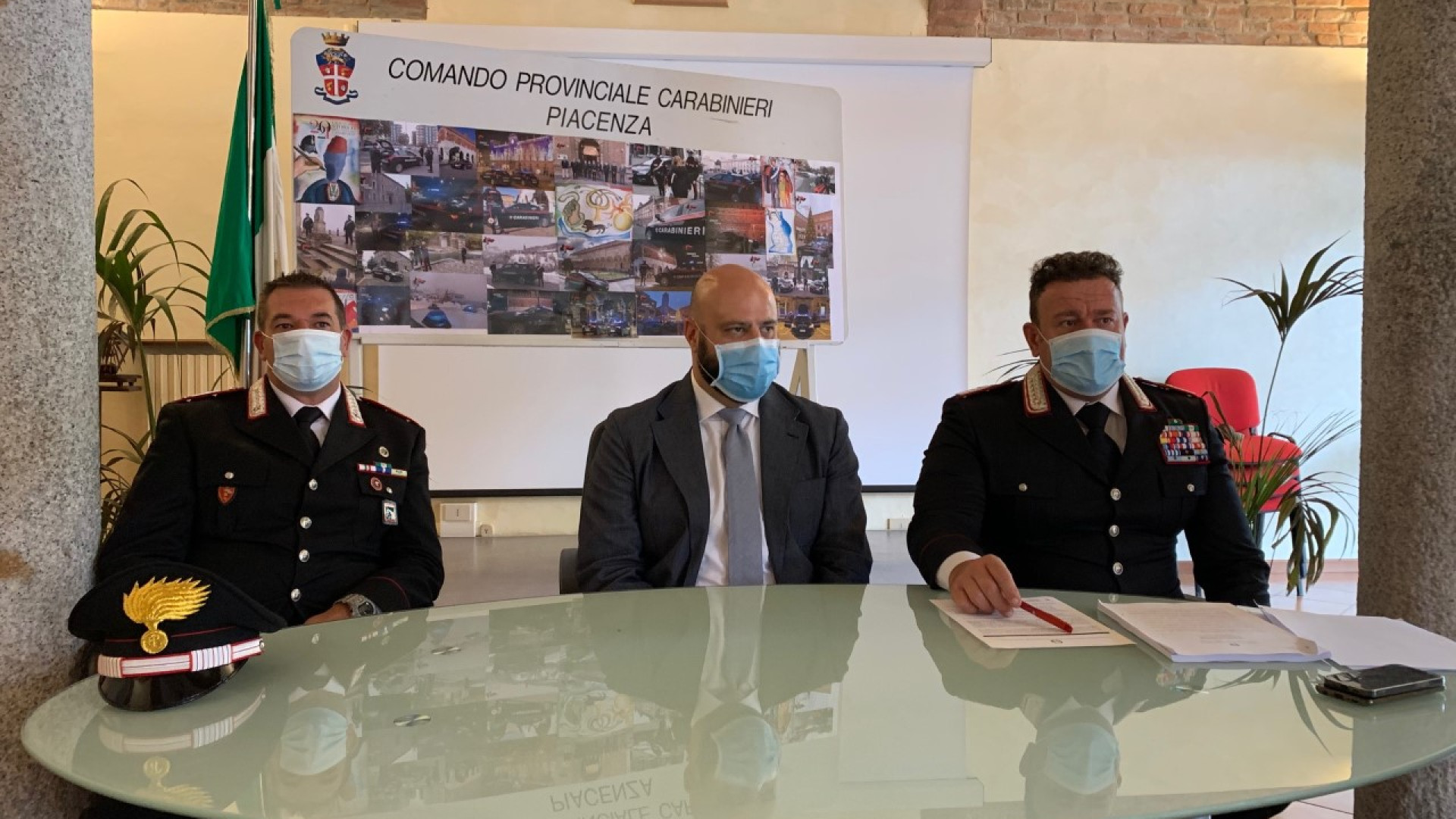 Nel lockdown in coda come clienti dei market per spacciare: 26 misure cautelari