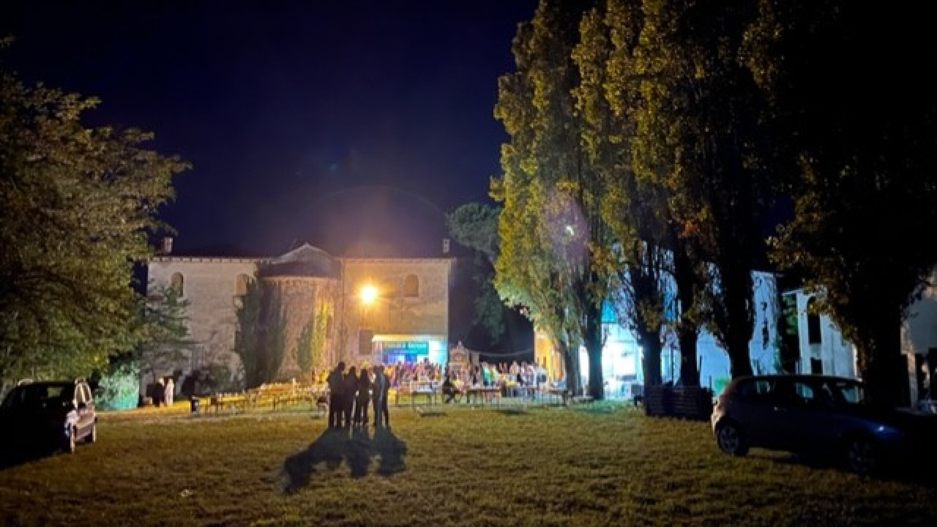 A Gropparello non è Ferragosto senza la grigliata alla Chiesa vecchia