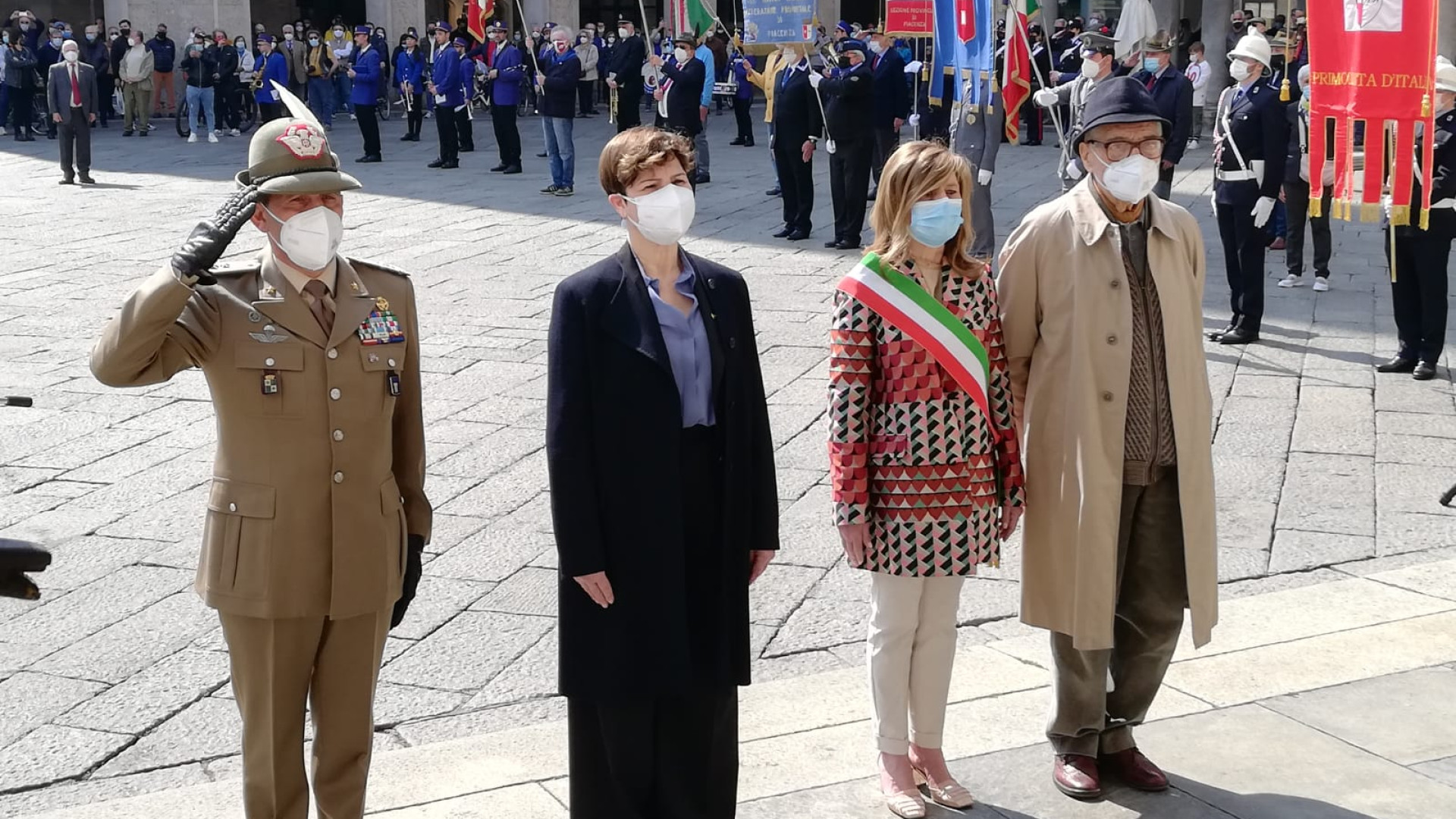 Le foto di un 25 aprile emozionante. “Eredità morale da difendere”