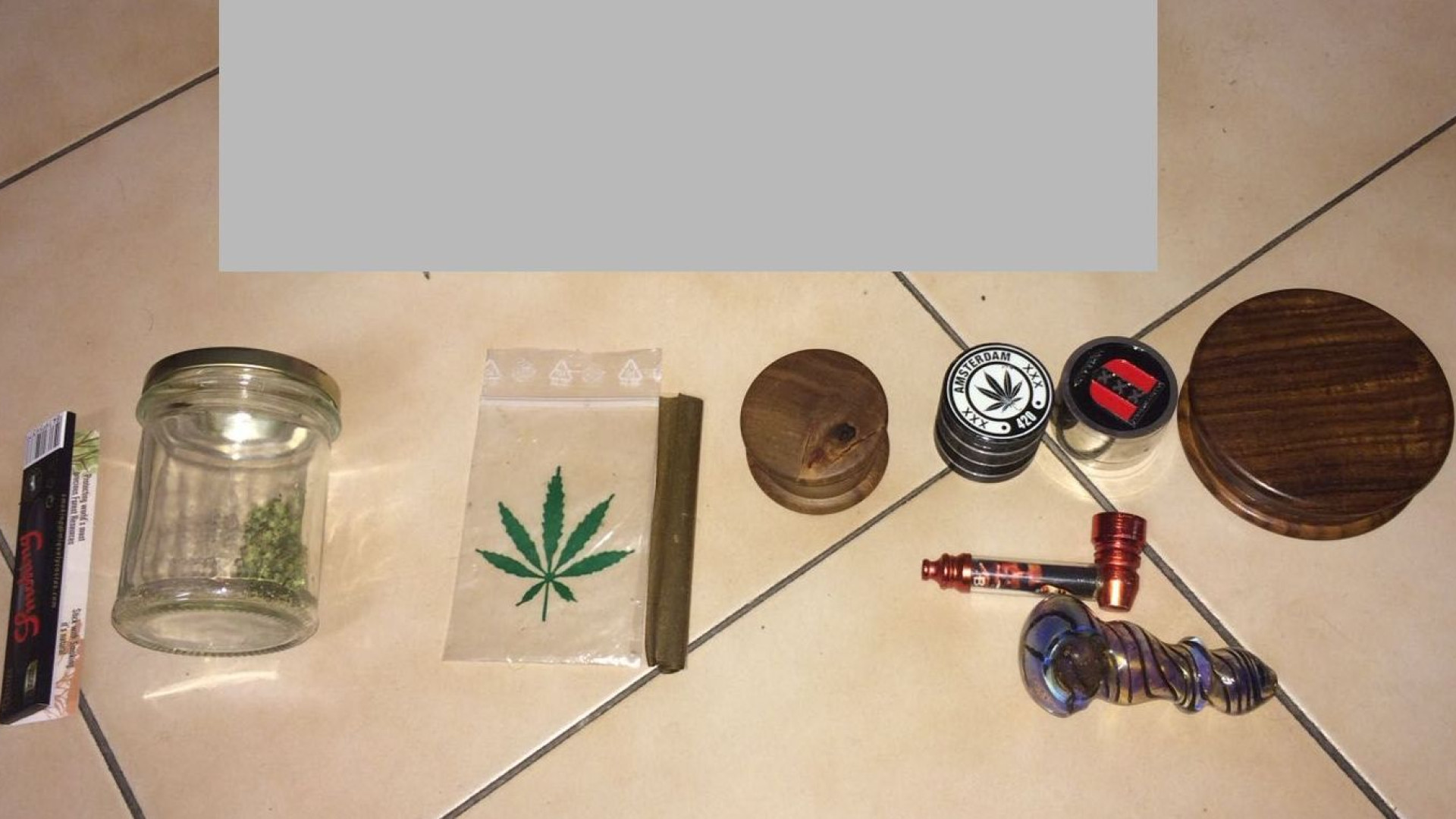 Marijuana e cocaina nelle scarpe e nelle mutande: ventenne arrestato a San Giorgio