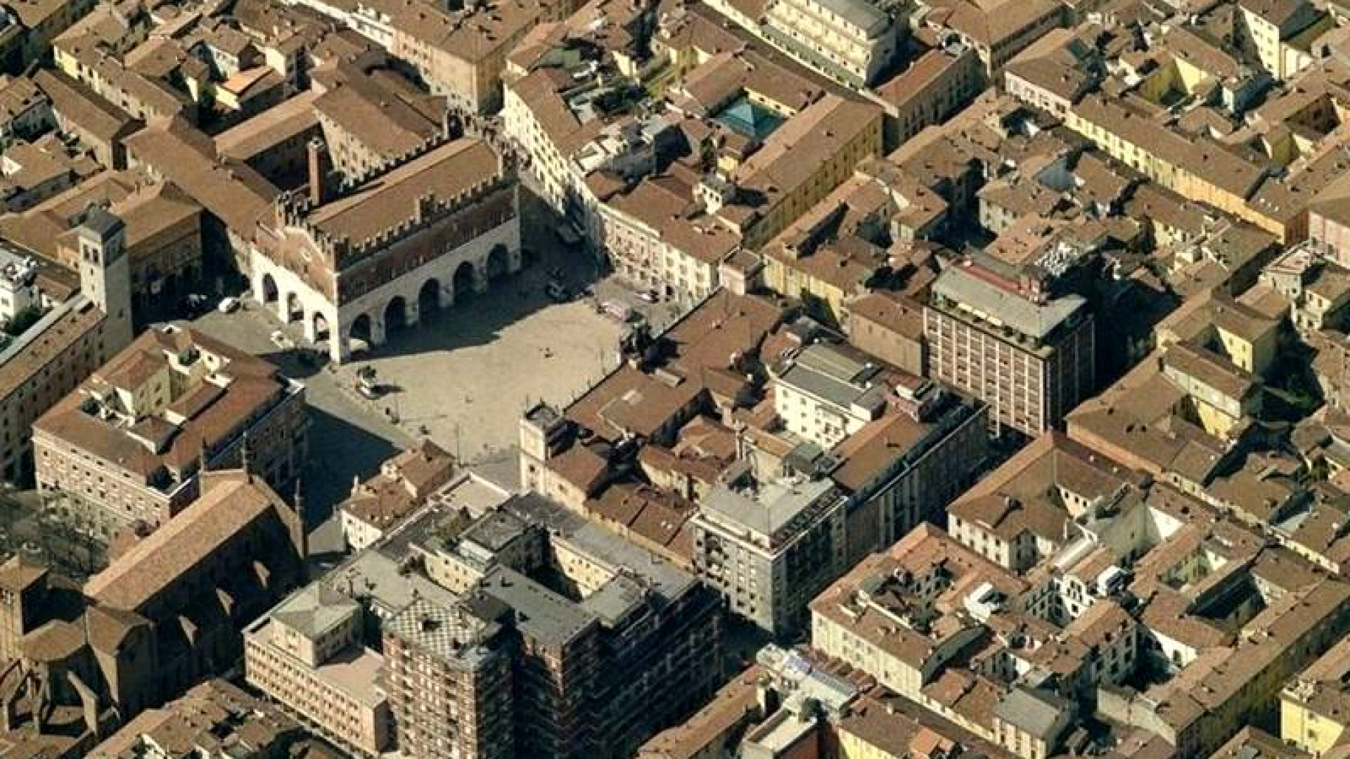 Appello di Anci e Confcommercio: "Centro storico sia accessibile"