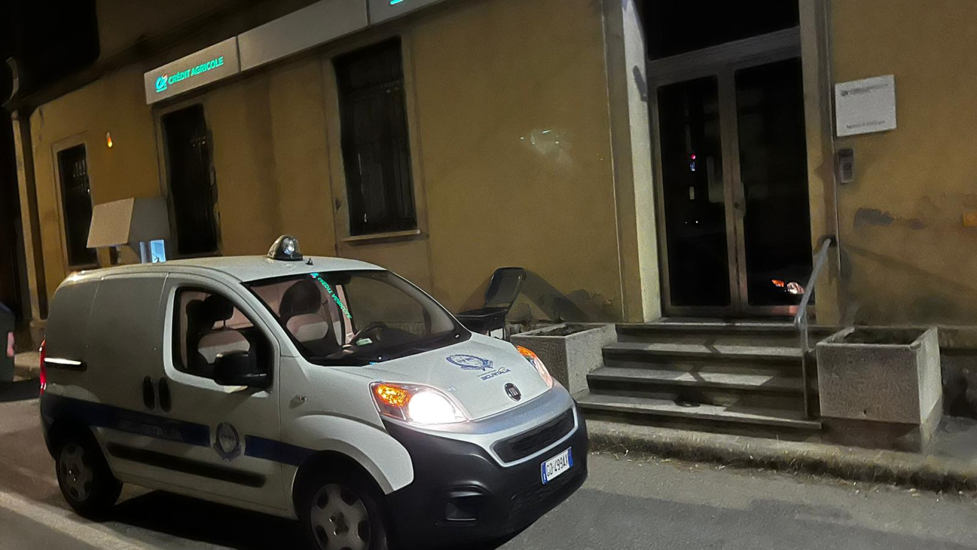 Tentato furto in banca a Rottofreno. Ignoti fuggono alla vista delle guardie