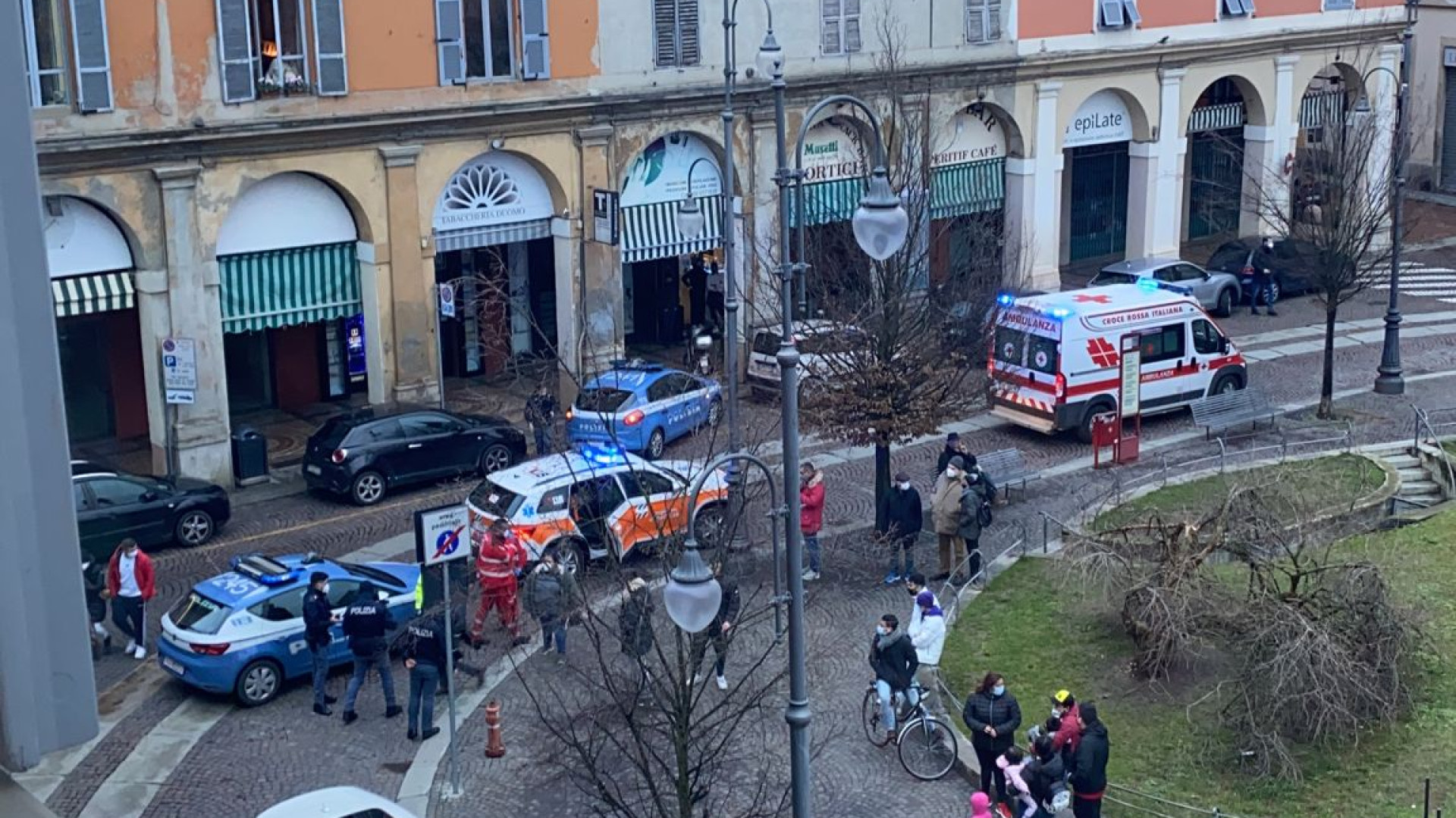 Ancora liti e botte in città, ferita anche una ragazza. Intervento della polizia
