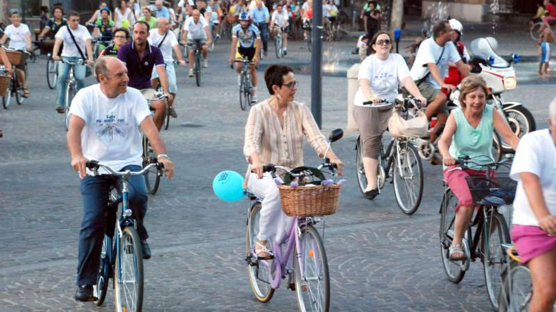 Piacenza città di ciclisti ma al lavoro si va in auto e in pochissimi scelgono il pullman