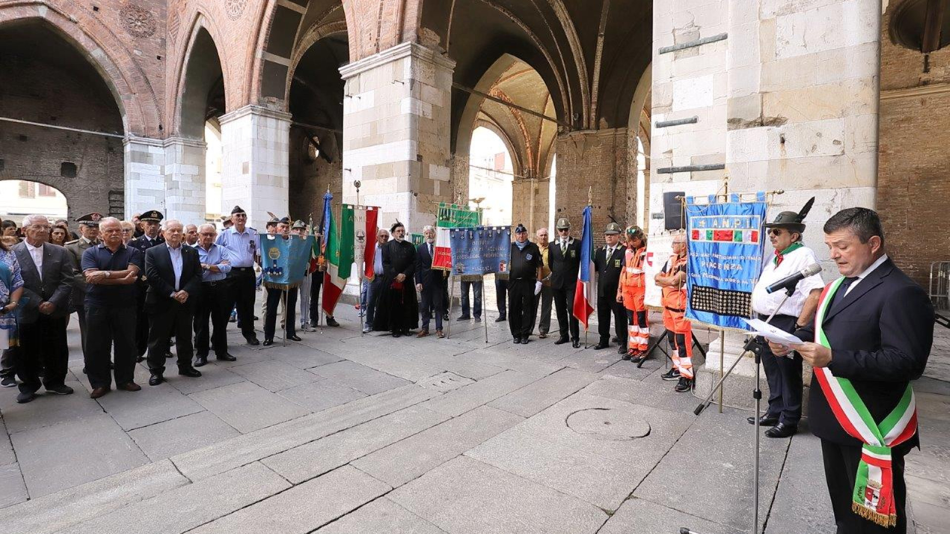 "Ho sentito lo scoppio e sono fuggito". Alla Pertite 47 morti e 500 feriti