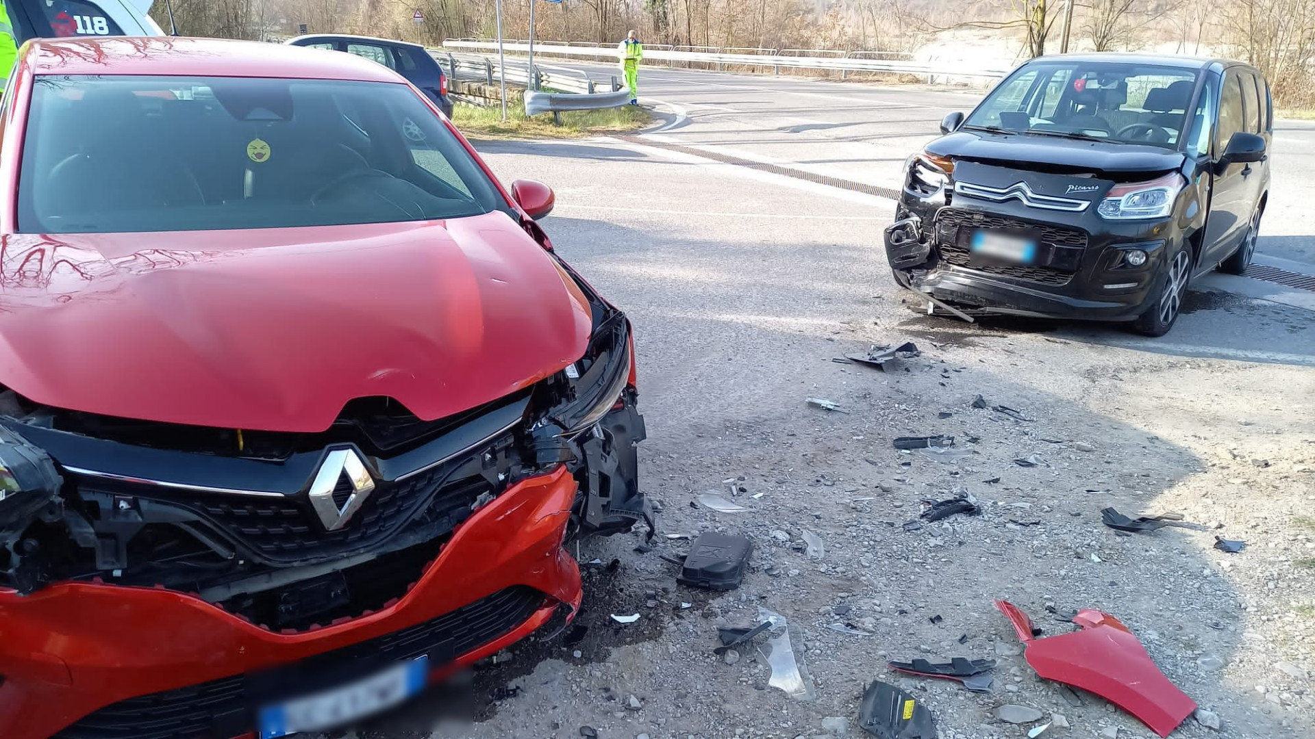 Frontale tra due auto a Biana di Ponte dell'Olio: una donna al pronto soccorso