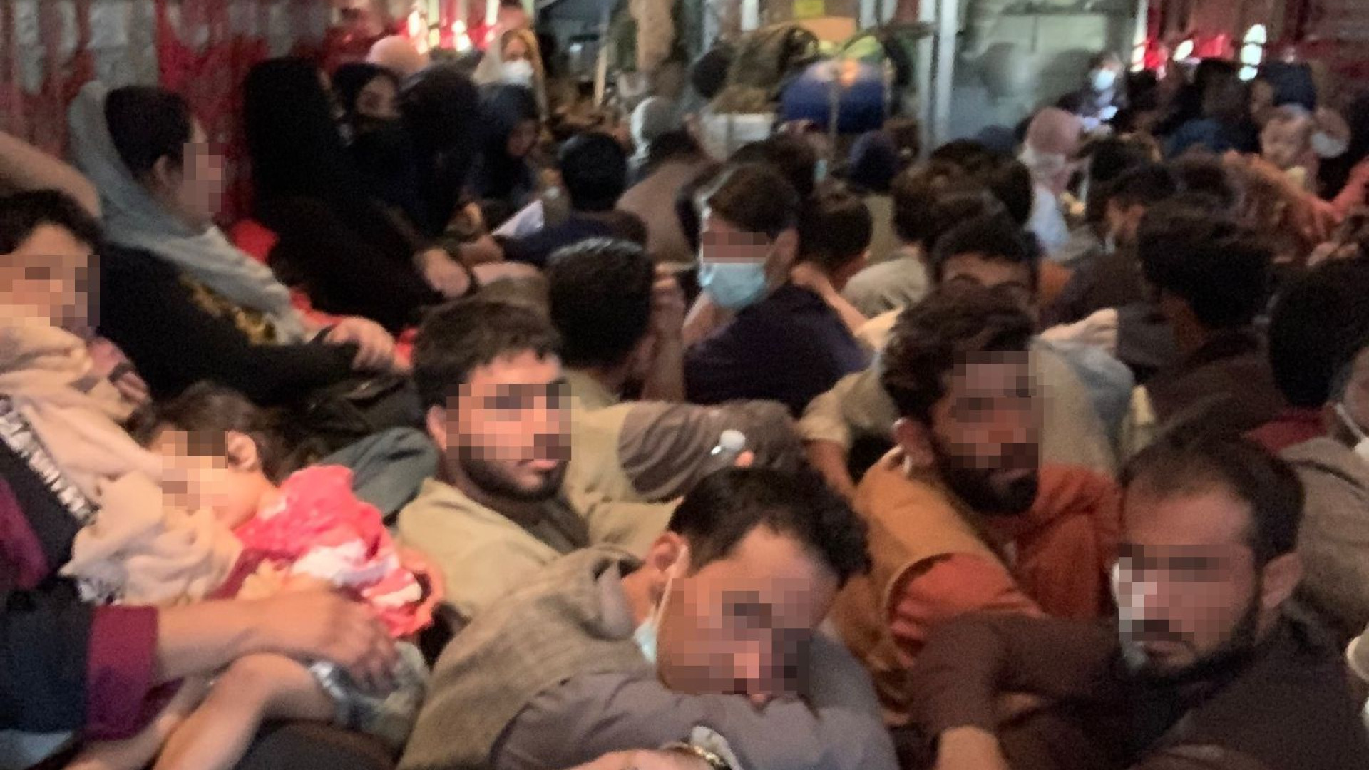 Spari contro C130 a Kabul, sul volo il fotoreporter Micalizzi: "Caos e disperazione"