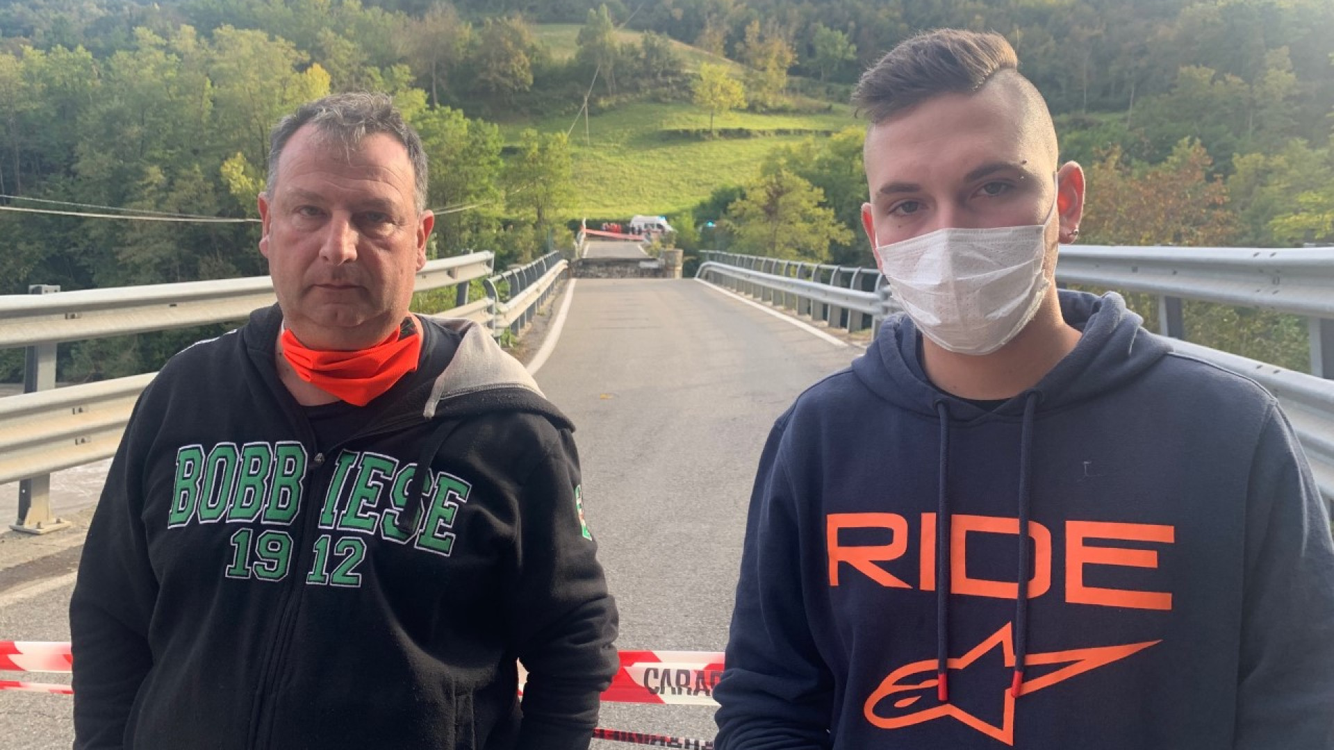I testimoni del crollo: "E' venuto giù come il ponte di Genova, un'auto era appena passata"