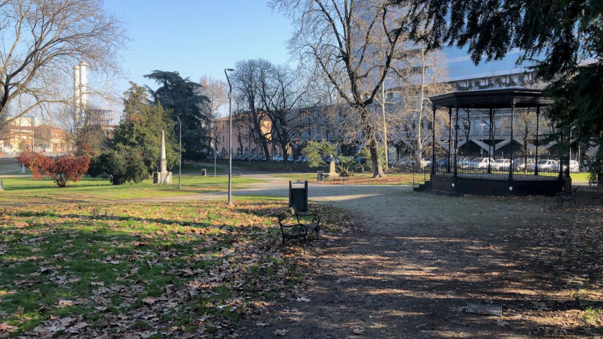 Giardini Margherita semi-vuoti, in attesa del rilancio. |Il reportage di Libertà