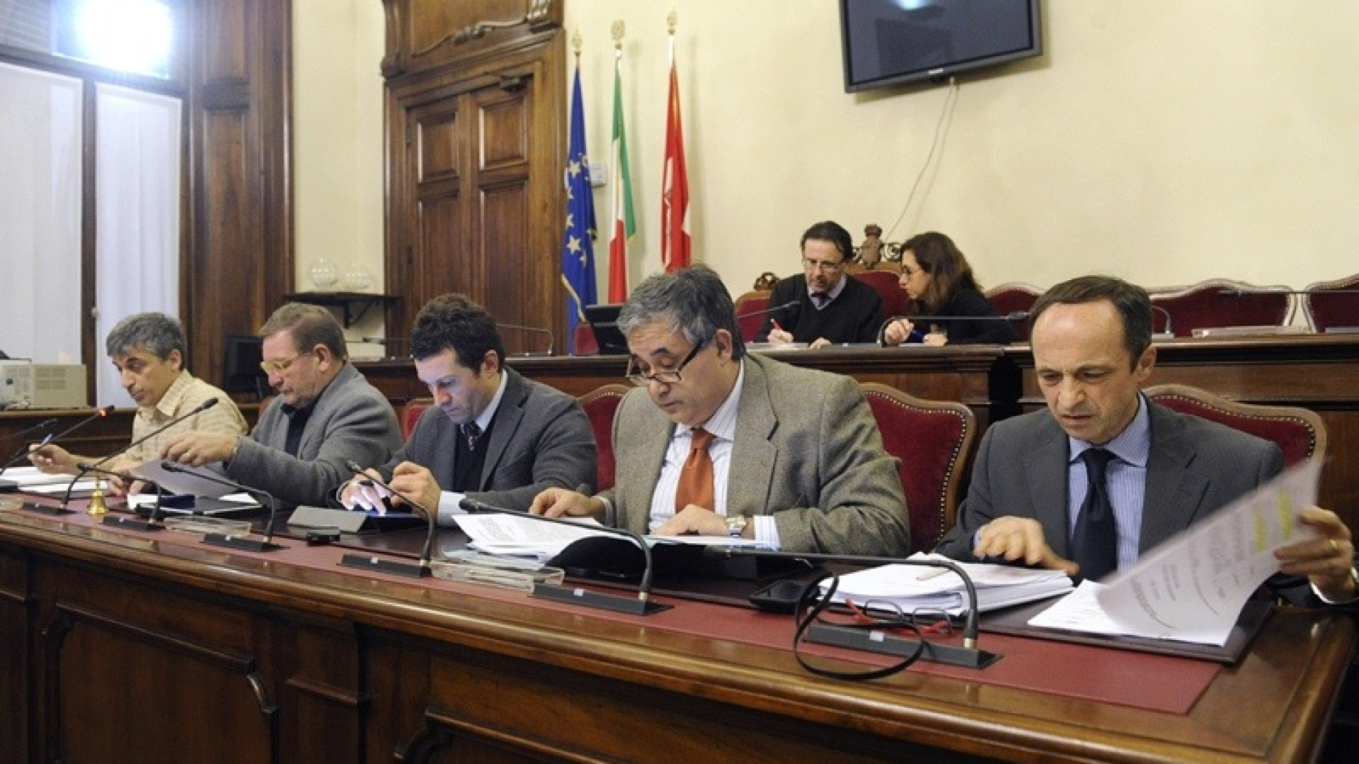 Gestione acqua: arriva l'ok della commissione. Raggi (Idv), voto contrario