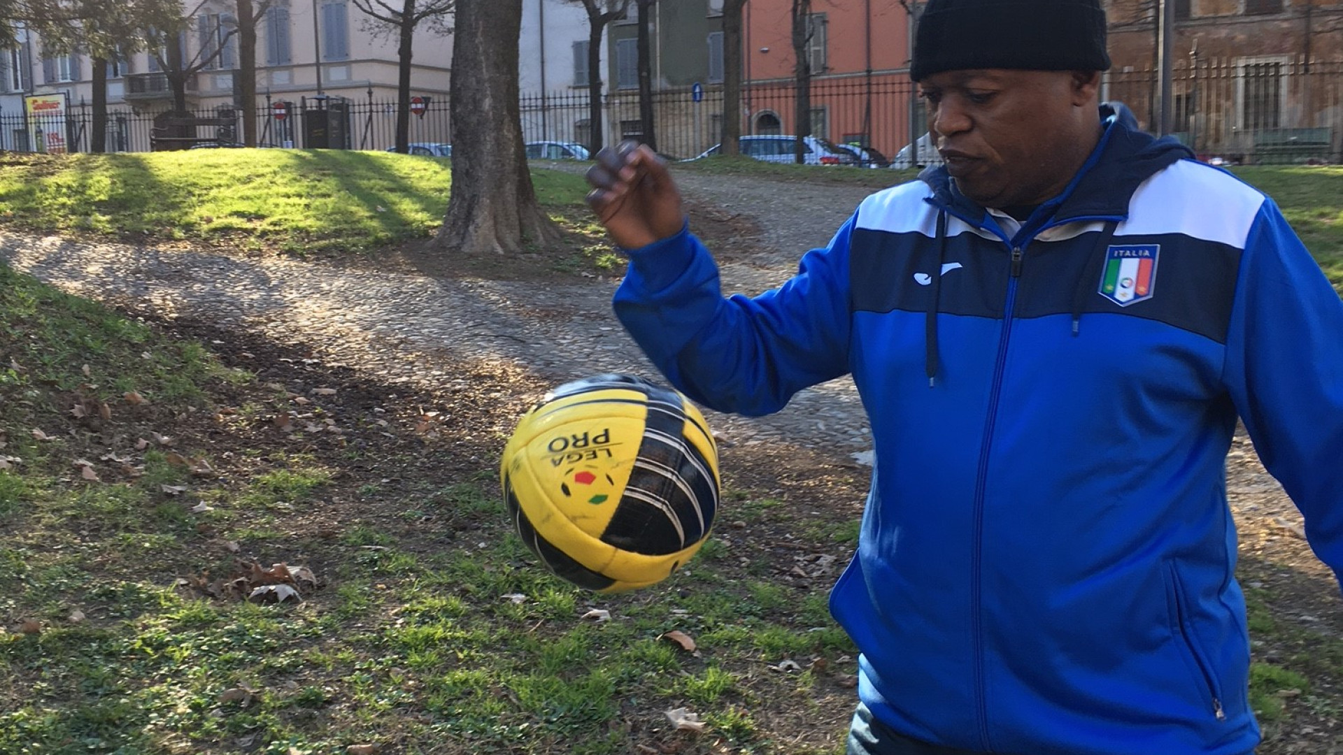 A Brescia gli Europei di calcio per sacerdoti, c'è anche don Lukoki