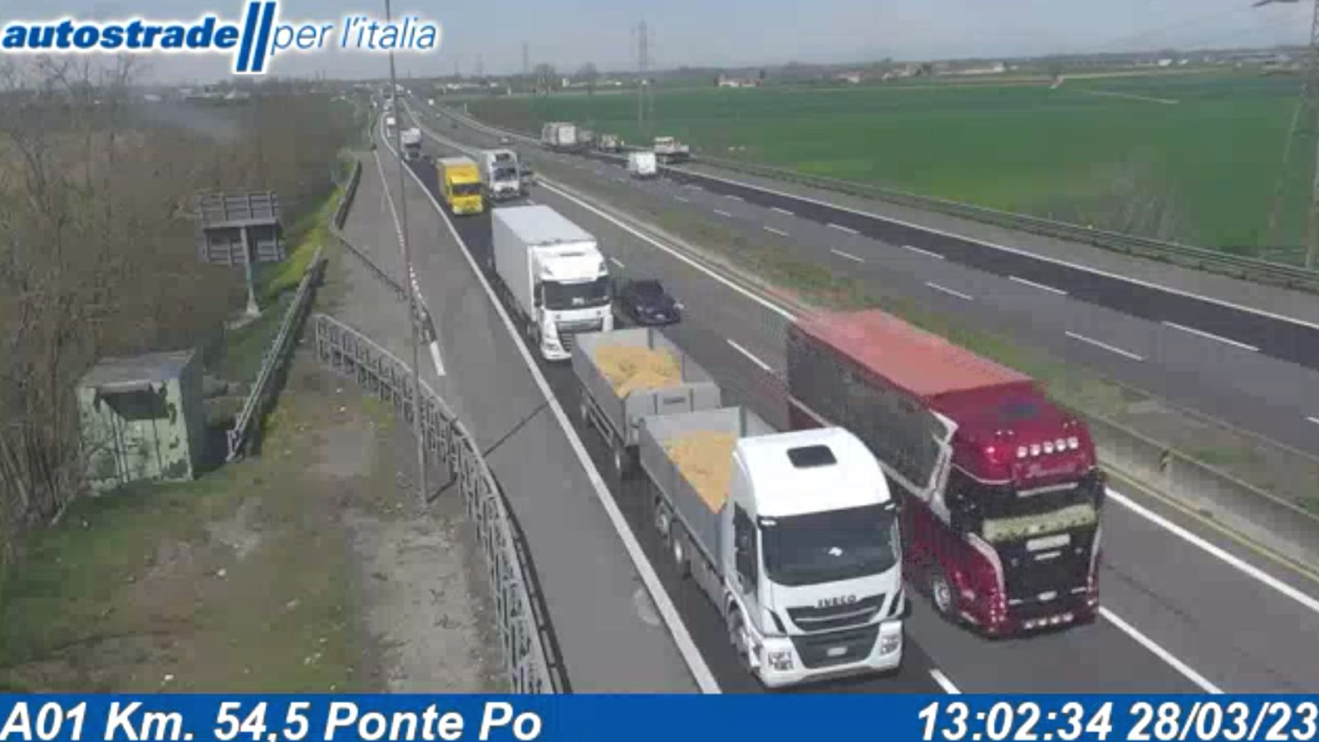 Incidente in A1 all'altezza di Piacenza sud, code verso Bologna. Uscite consigliate