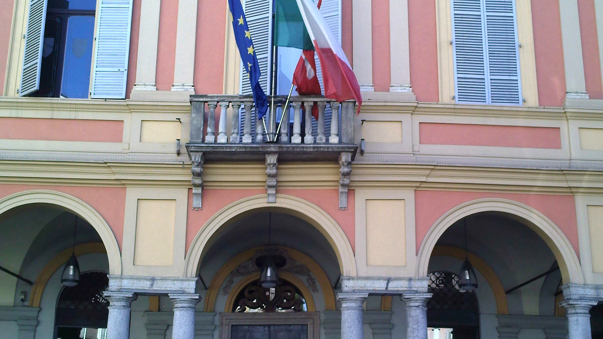 Dalla Provincia al comune: il trasloco dei dipendenti parte in rosa