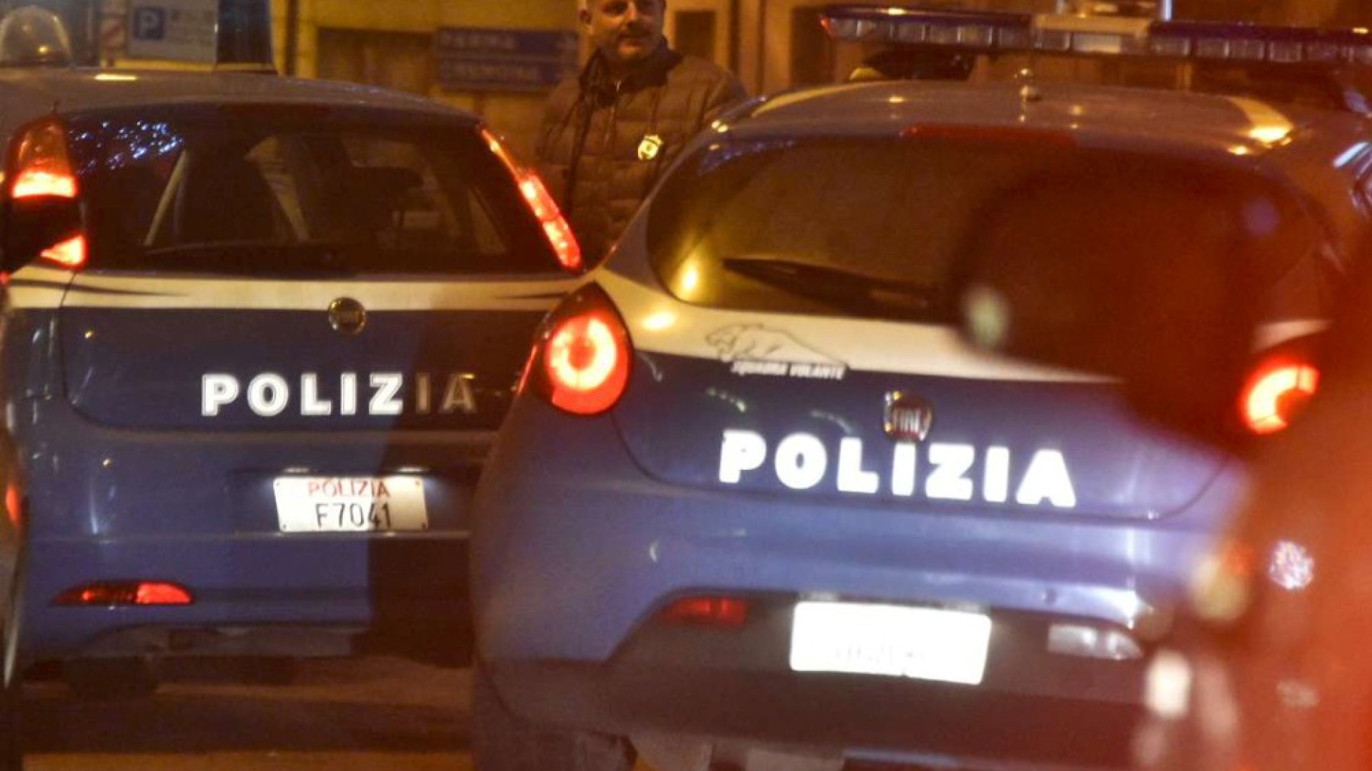 In auto con un coltello e gioielli alla Galleana: la polizia denuncia due persone