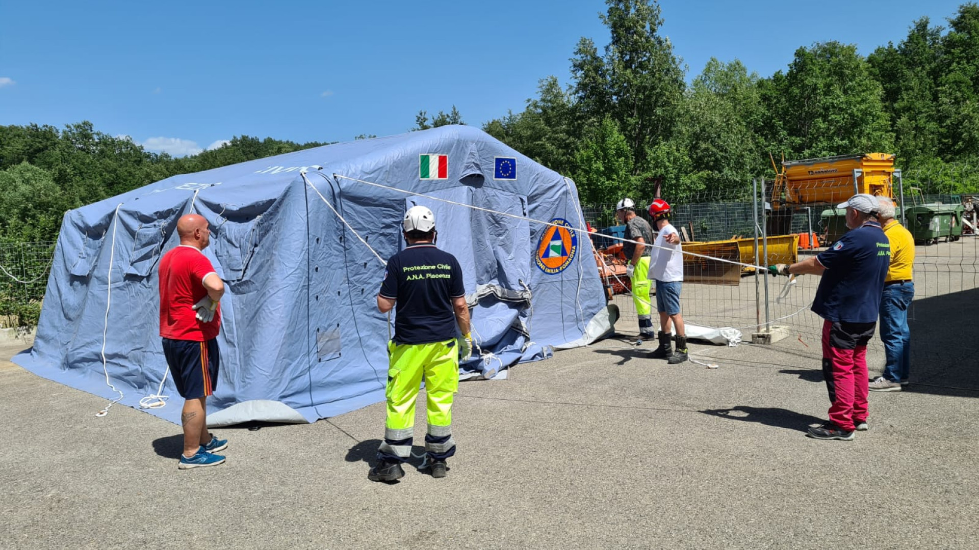Tenda, sveglia all'alba, niente cellulare: tre giorni di mini naja a Ferriere