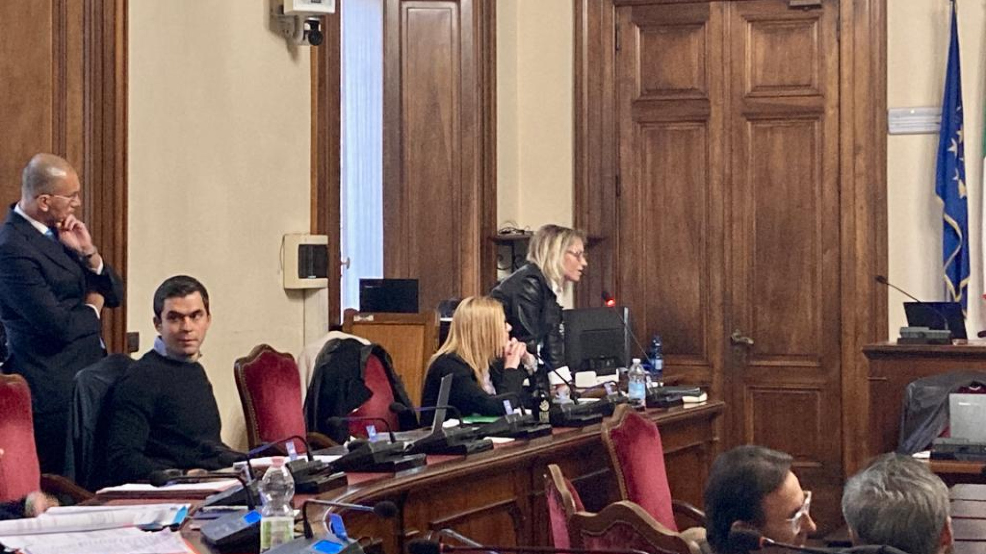 Ok alla commissione delle elette: “Voce alle donne”. Ma il centrodestra si spacca