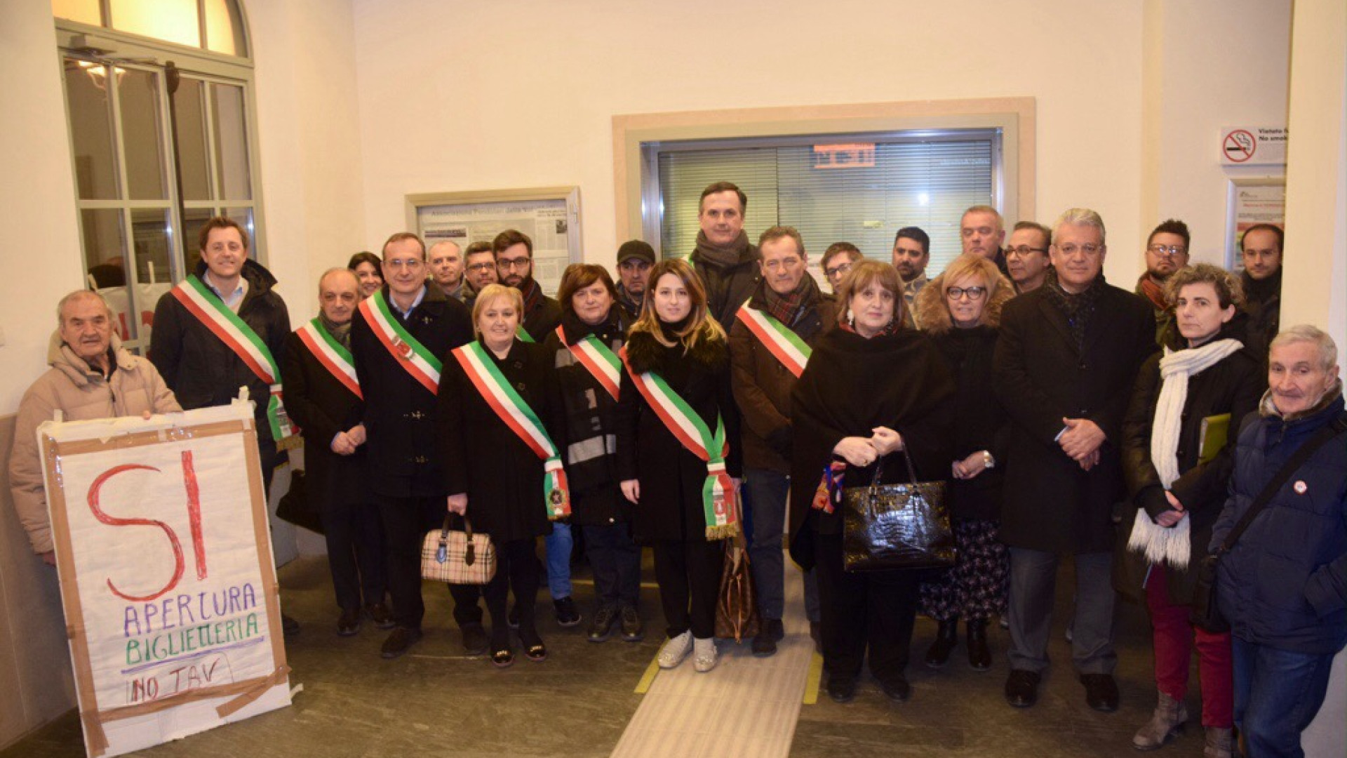 Pendolari e sindaci dicono "no" al declassamento della stazione di Fiorenzuola