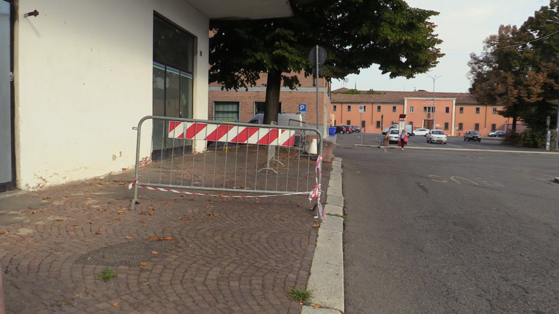 I commercianti: "Degrado in piazza Cittadella e assembramenti"