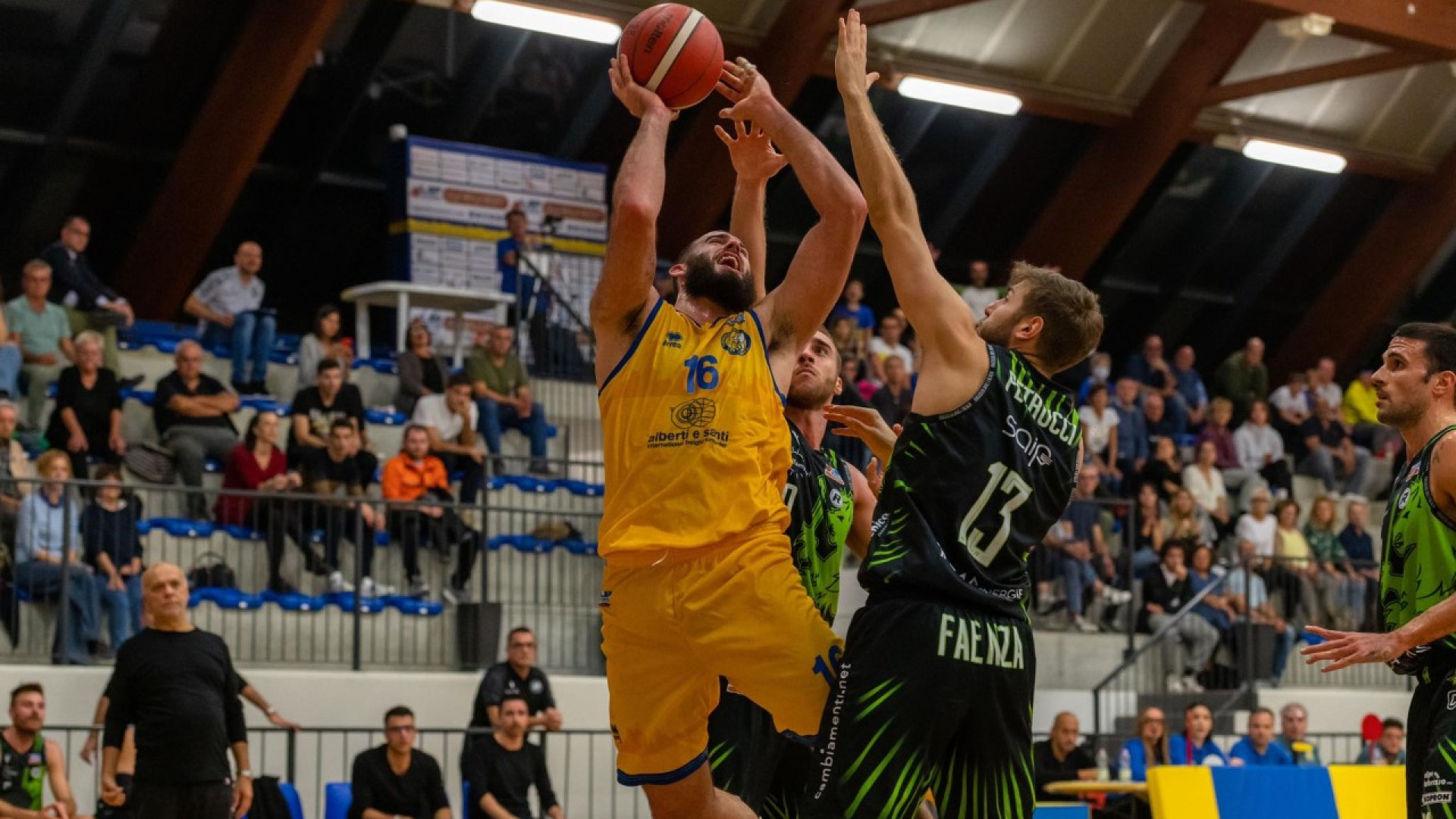 Fiorenzuola Bees sconfitti nel finale da Faenza con il risultato di 76-86