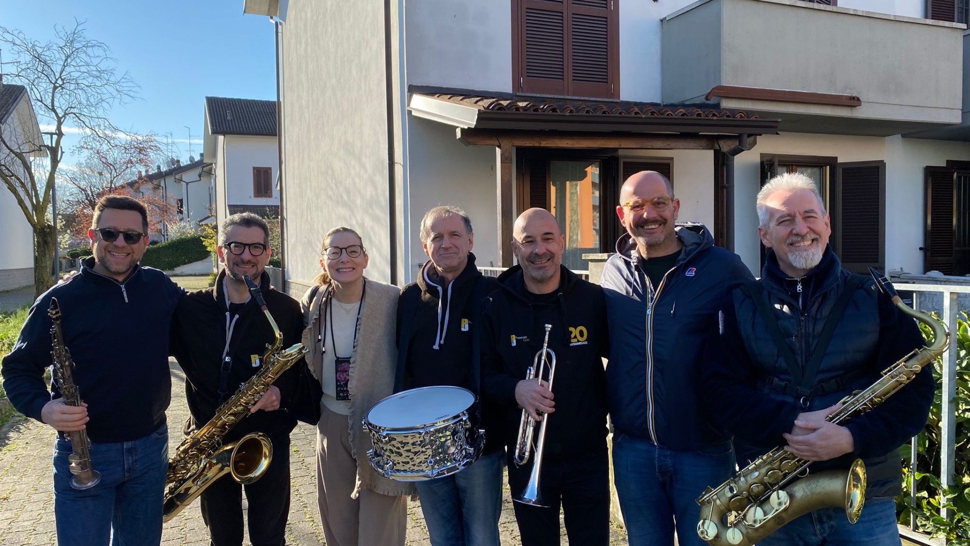 Pedibus Jazz, tra musica e poesia: gli alunni di San Lazzaro a piedi verso scuola