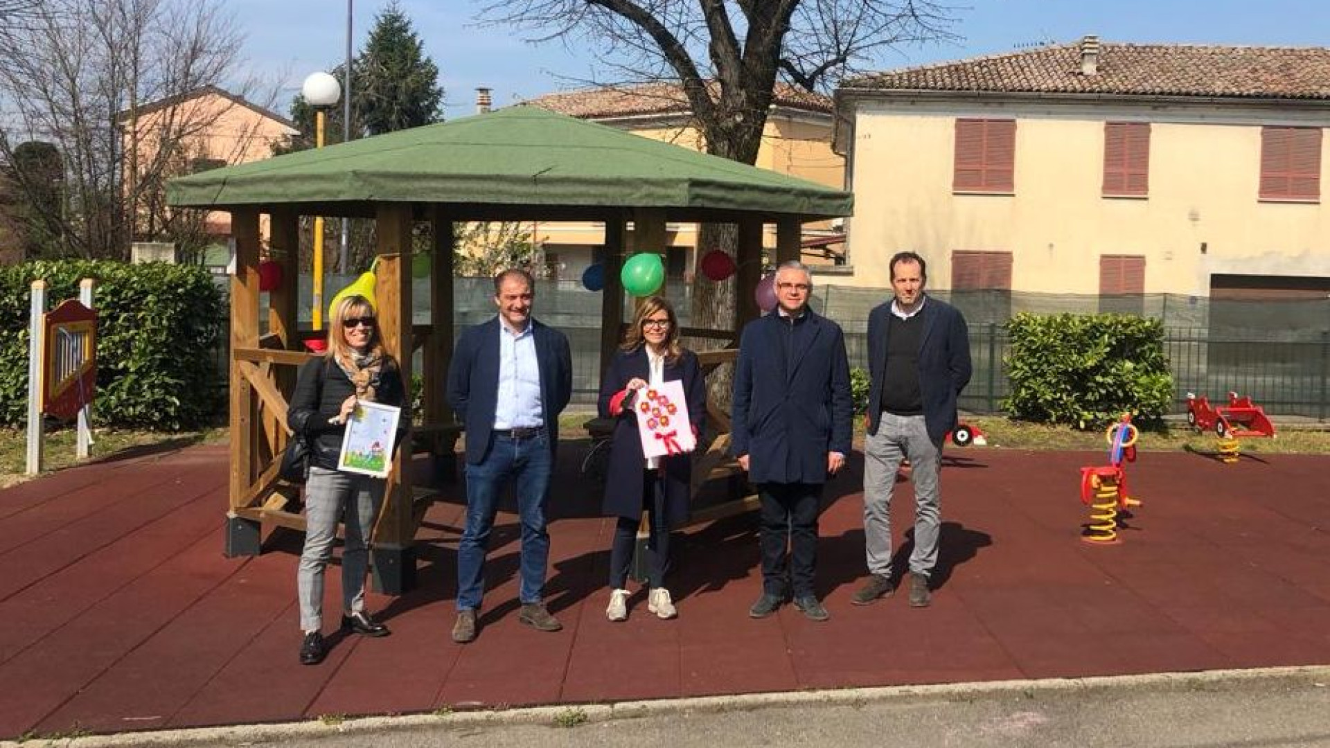 Panchine, attrazioni, pavimentazioni: nuova vita per campi gioco delle frazioni