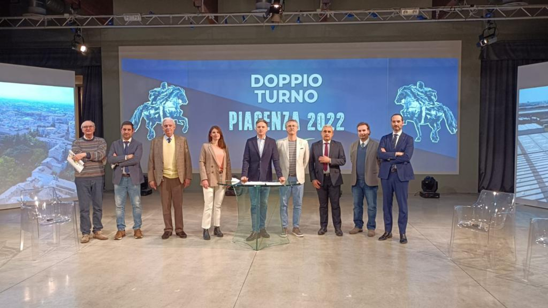 Elezioni, i manifesti di “Doppio turno”: attracco sul Po e spinta sull'idrogeno