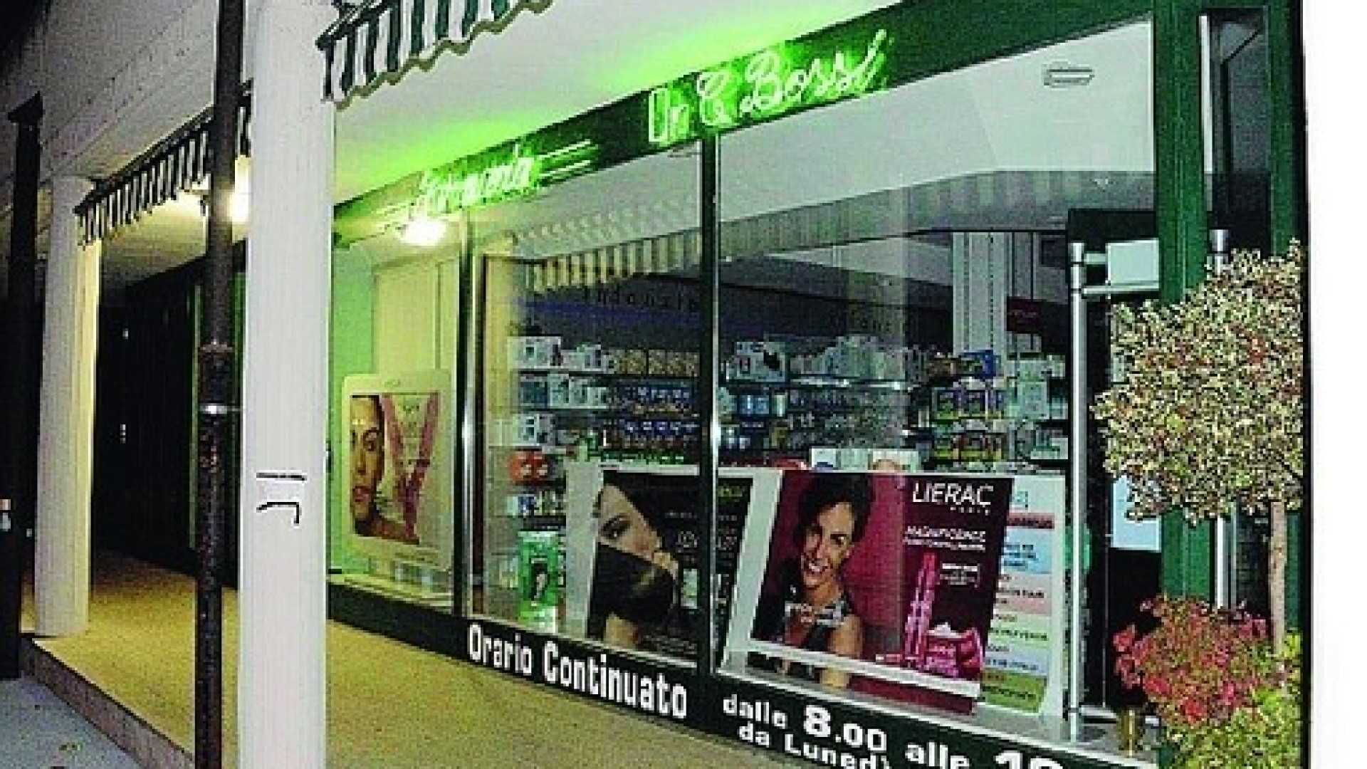 Castelvetro, rapinatore armato in farmacia: "Devo sfamare i figli"