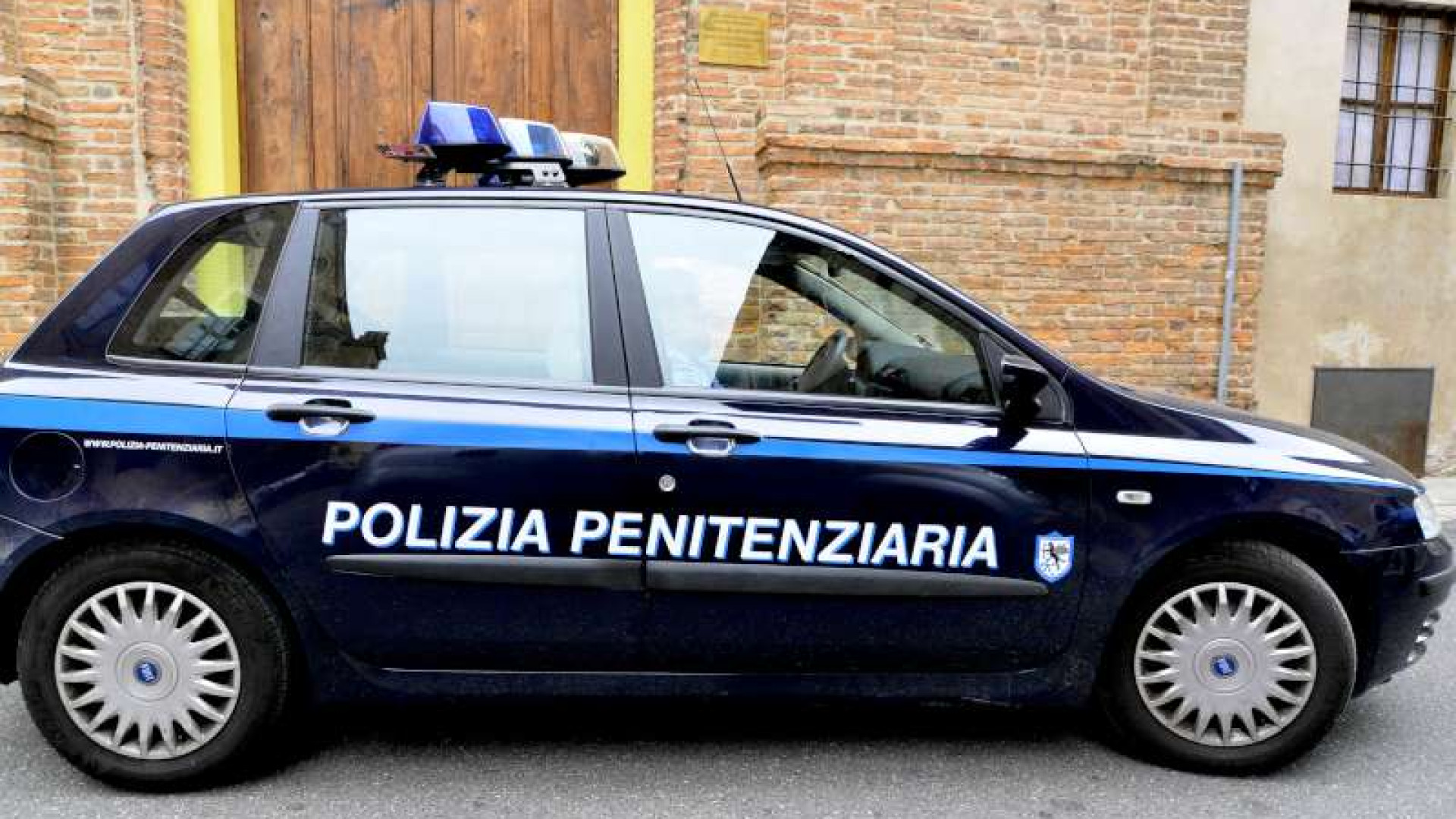 Detenuto in ospedale aggredisce e ferisce due agenti della polizia penitenziaria