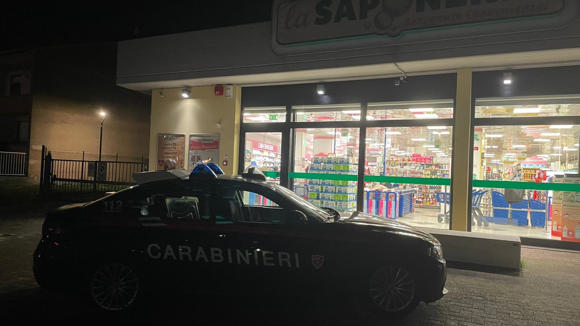 Rapina alla Saponeria: colpo da 200 euro per il bandito filmato dalle telecamere