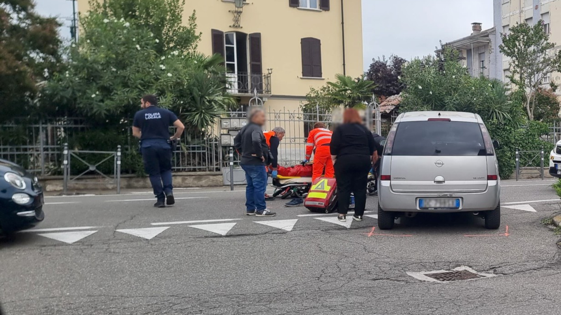 Pedone investito a Castel San Giovanni, trasportato all'ospedale di Piacenza