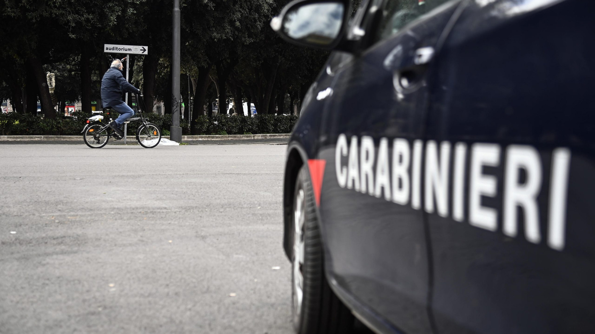 Locale aperto e avventori ai tavoli, ma non era ancora scattata la zona gialla
