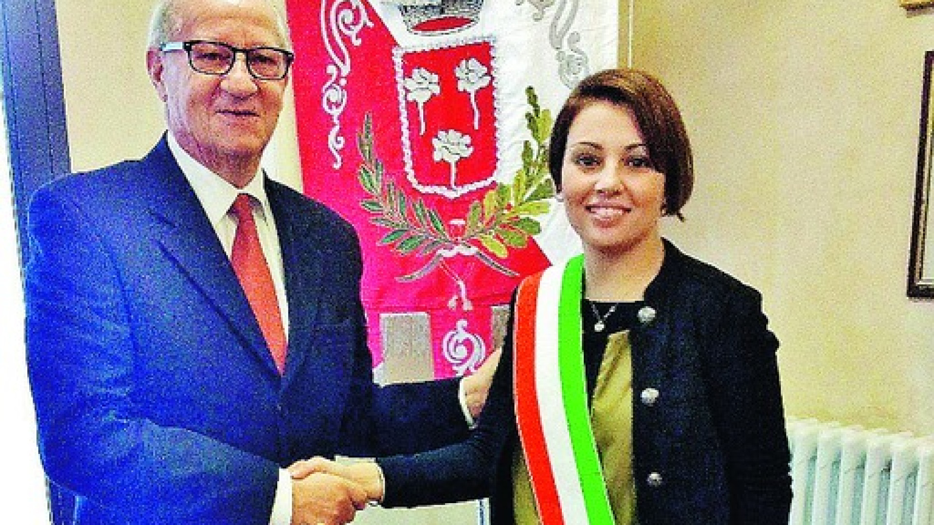 La fascia tricolore ai "cittadini comuni": Sara Lusignani sindaco di Fiorenzuola