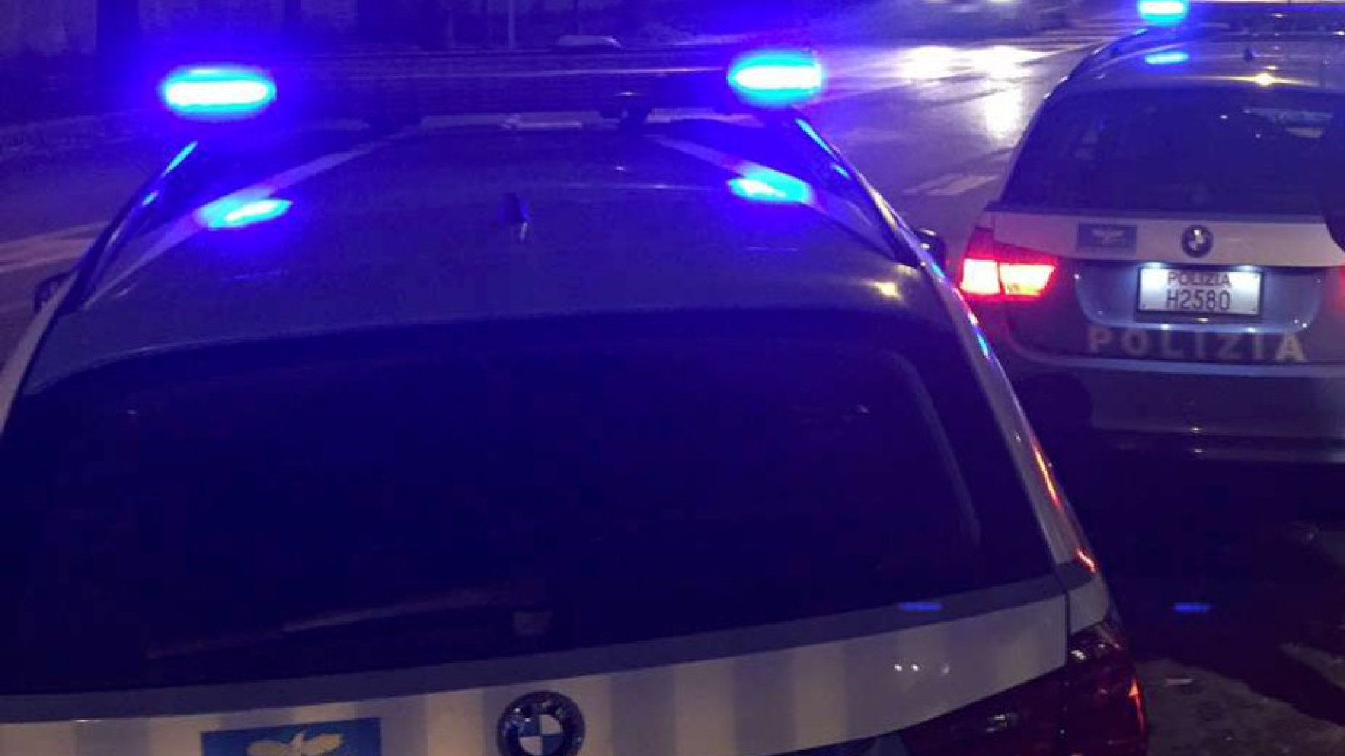 "Potete abbassare la voce?": 60enne aggredito in via Manfredi. Indaga la polizia